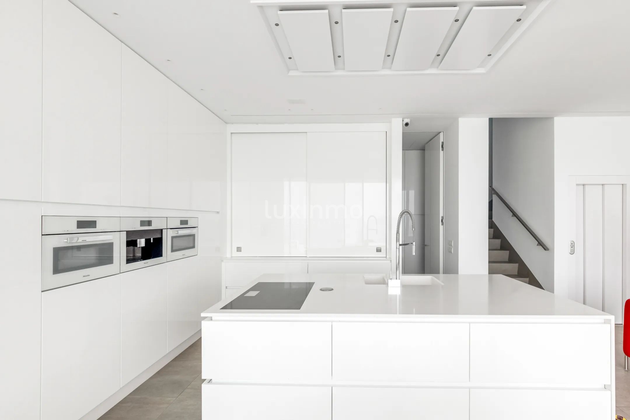 Moderna villa de lujo de nueva construcción en Mascarat con excepcionales vistas al mar y privacidad — photo 27