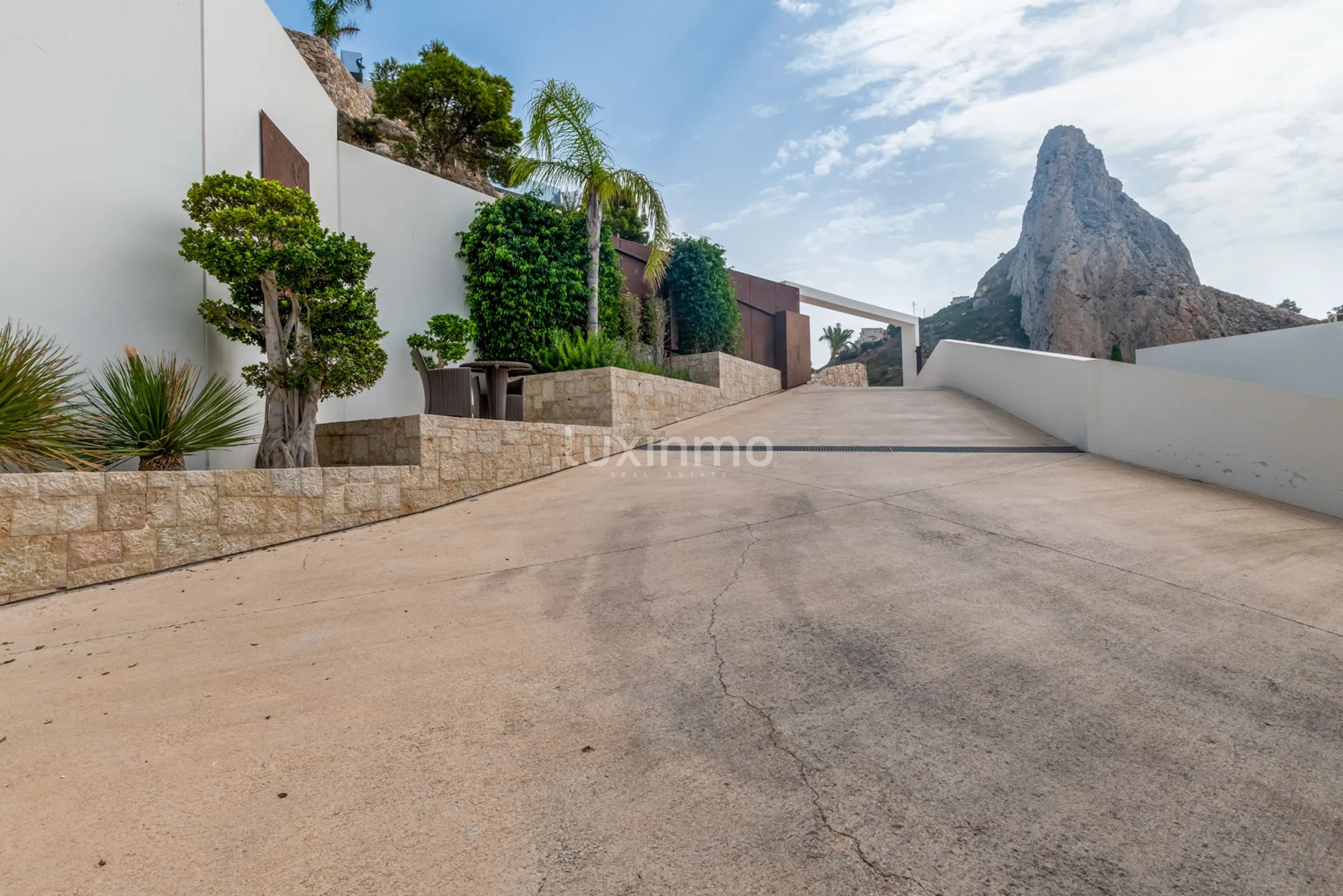 Moderna villa de lujo de nueva construcción en Mascarat con excepcionales vistas al mar y privacidad — photo 39