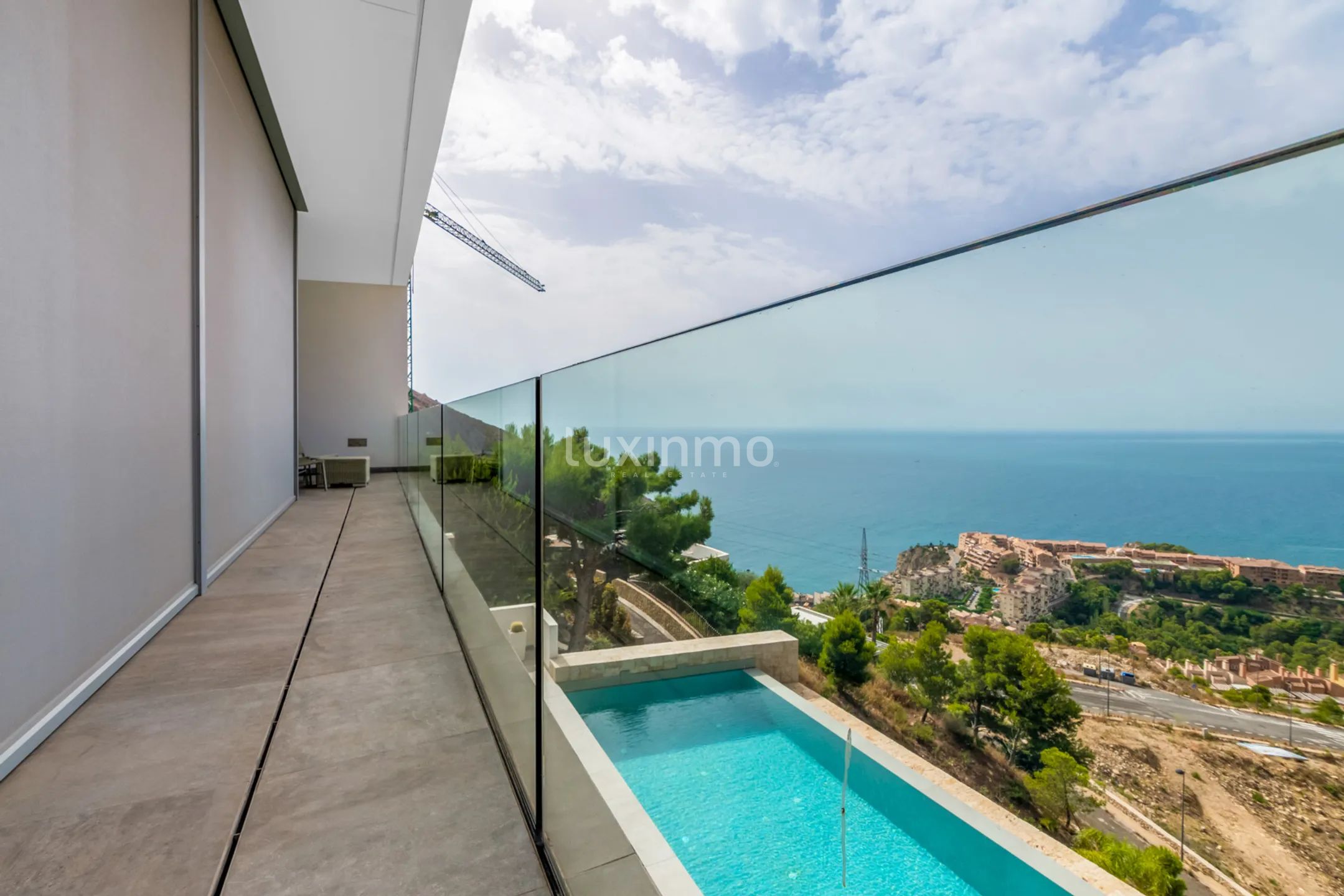 Moderna villa de lujo de nueva construcción en Mascarat con excepcionales vistas al mar y privacidad — photo 8