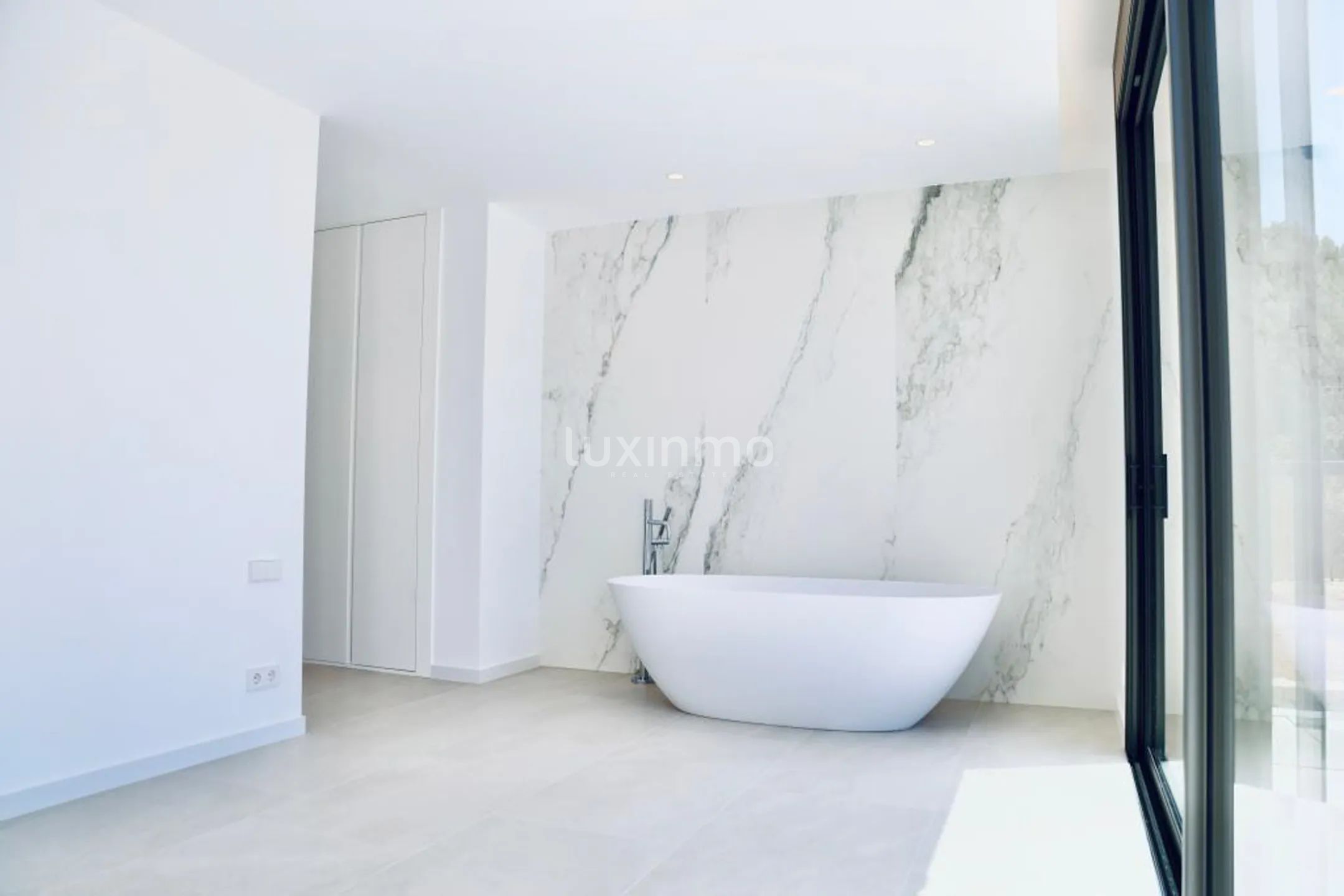 Wyjątkowa rezydencja o nowoczesnej architekturze — photo 18