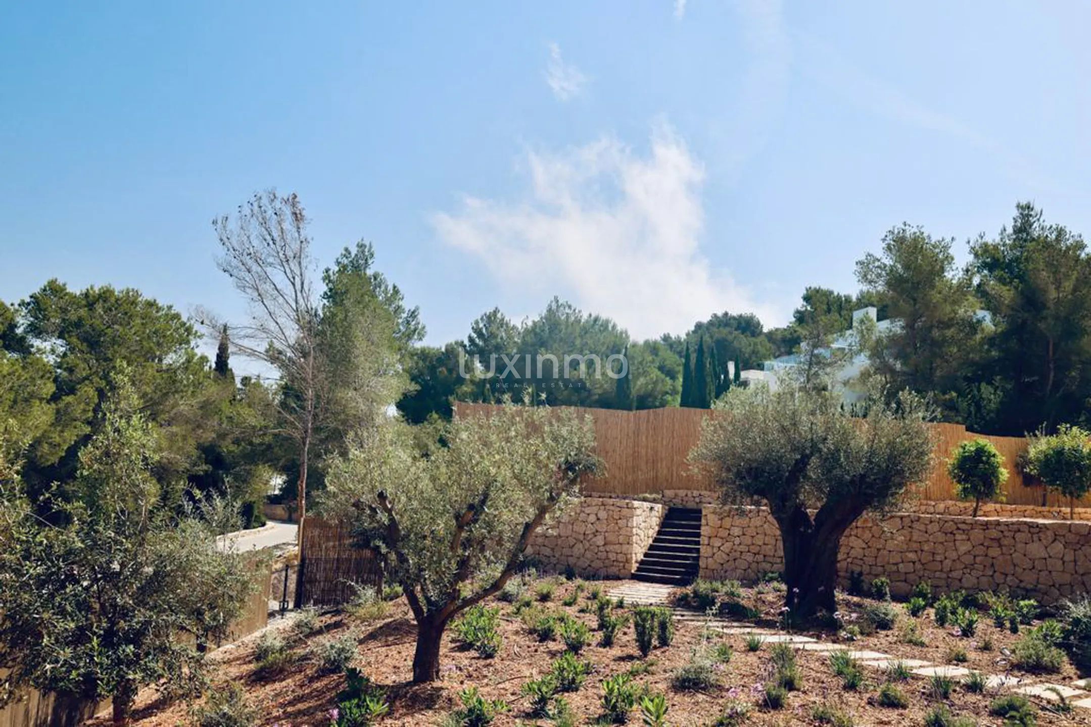 Wyjątkowa rezydencja o nowoczesnej architekturze — photo 22