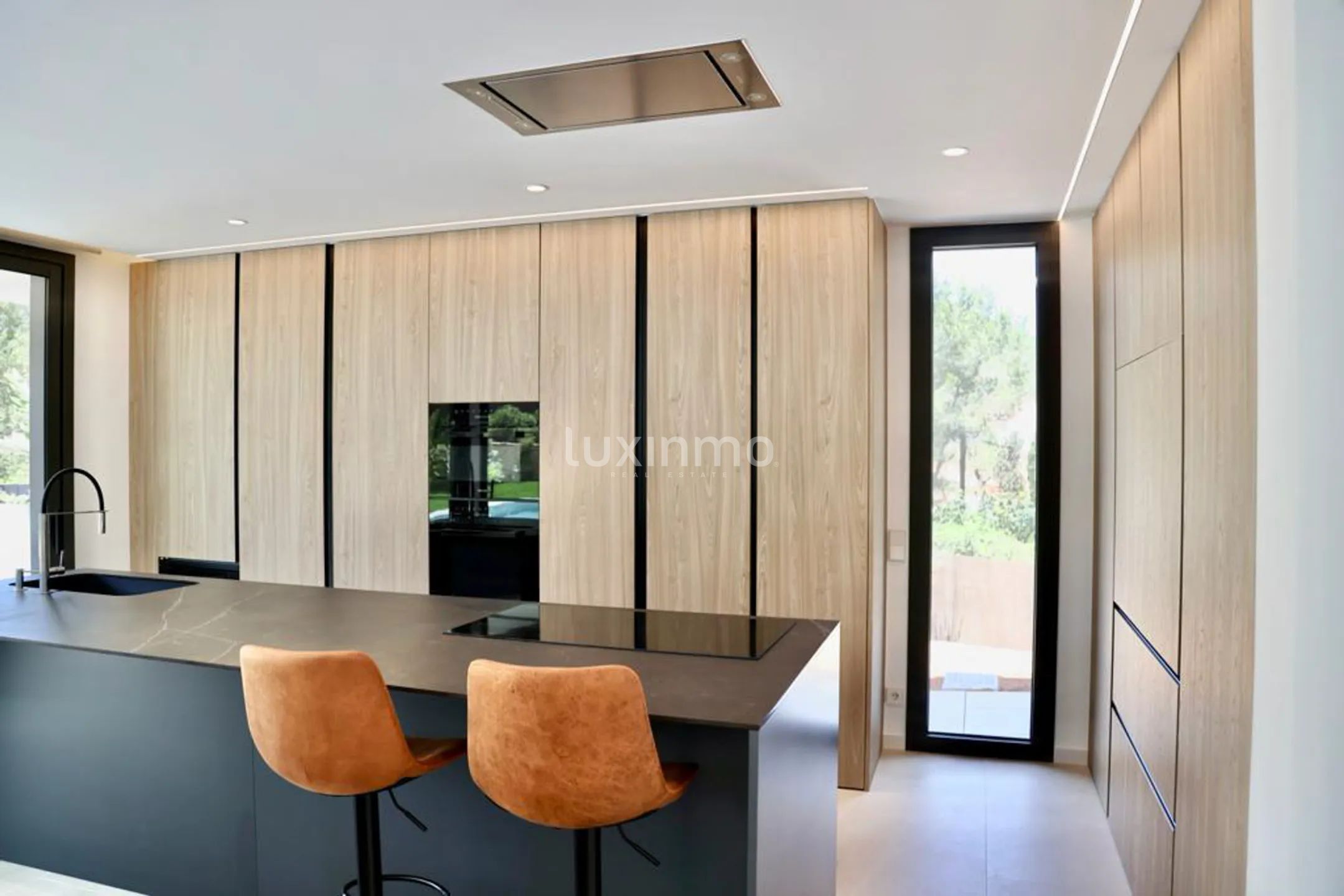 Wyjątkowa rezydencja o nowoczesnej architekturze — photo 15