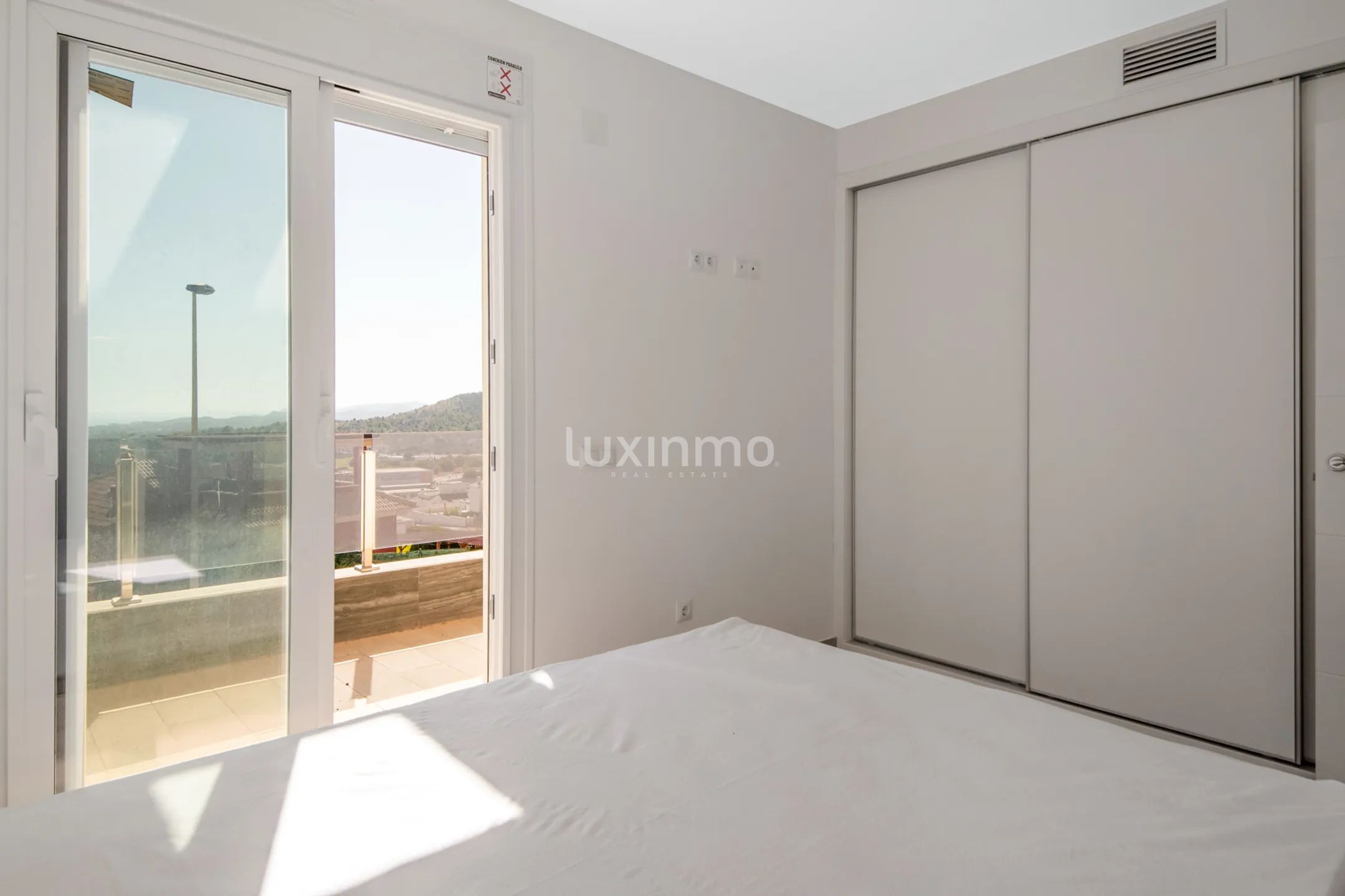 Villa in Balcon de Finestrat with breathtaking open views and sea views — photo 8