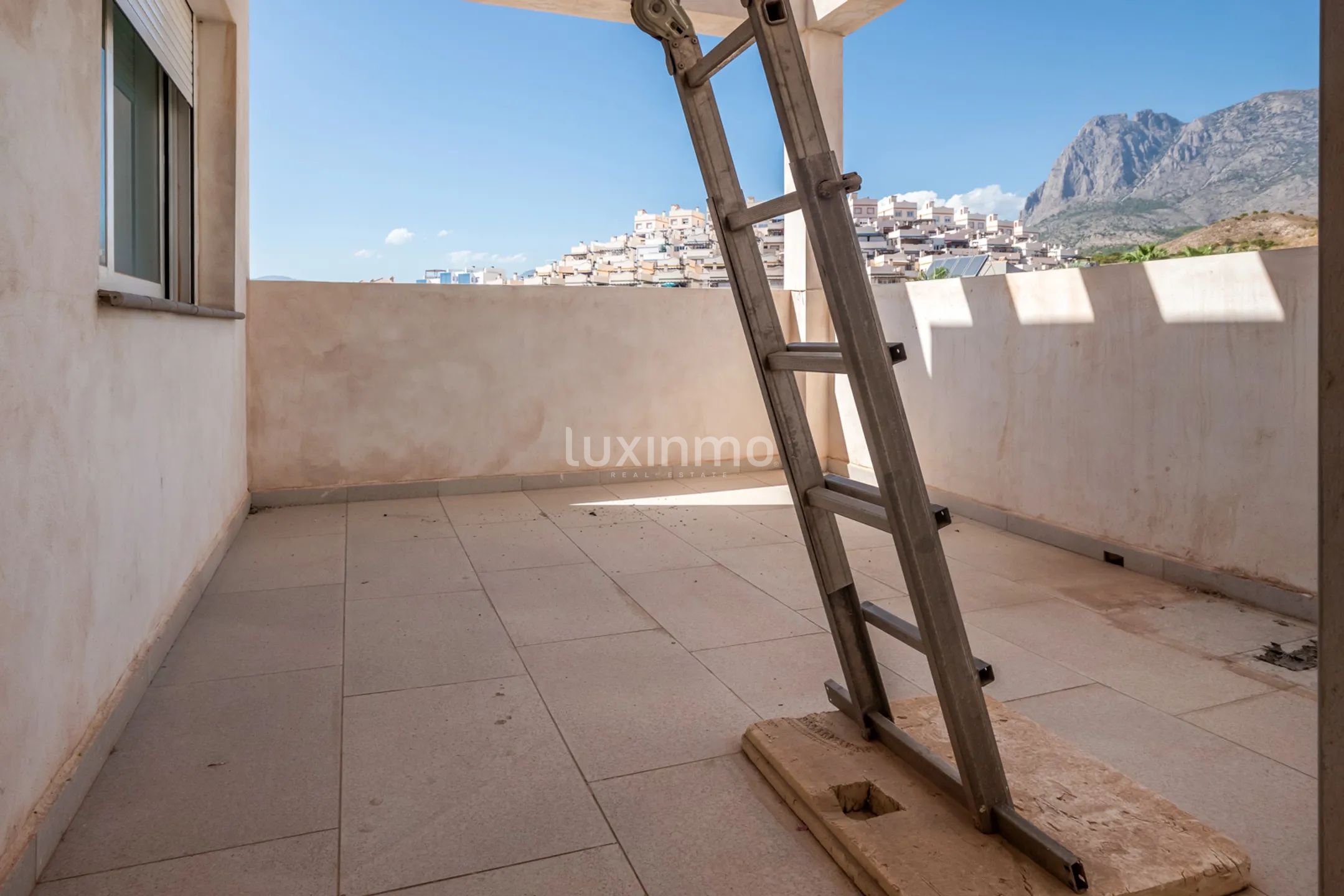 Villa in Balcon de Finestrat with breathtaking open views and sea views — photo 13