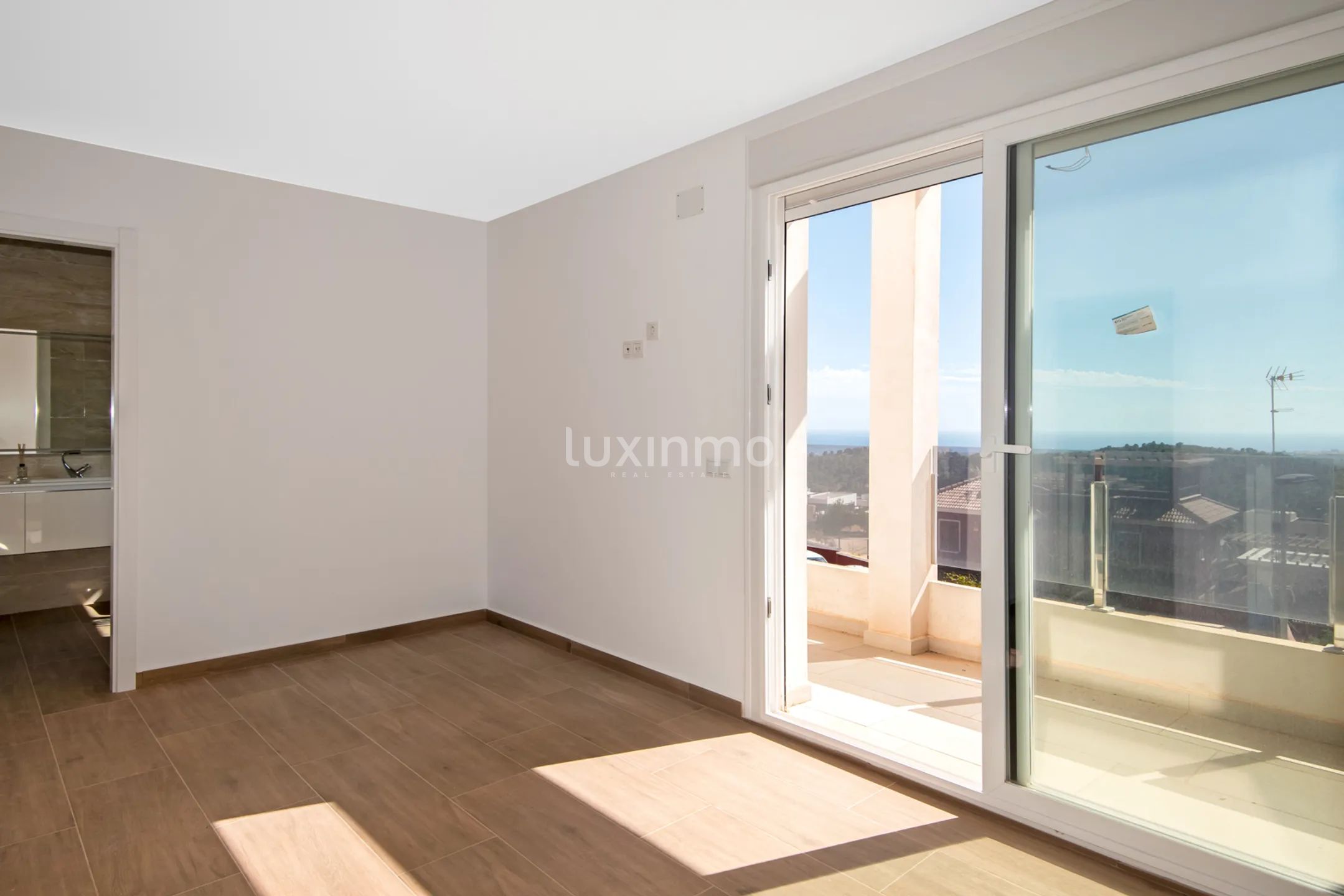 Villa in Balcon de Finestrat with breathtaking open views and sea views — photo 11