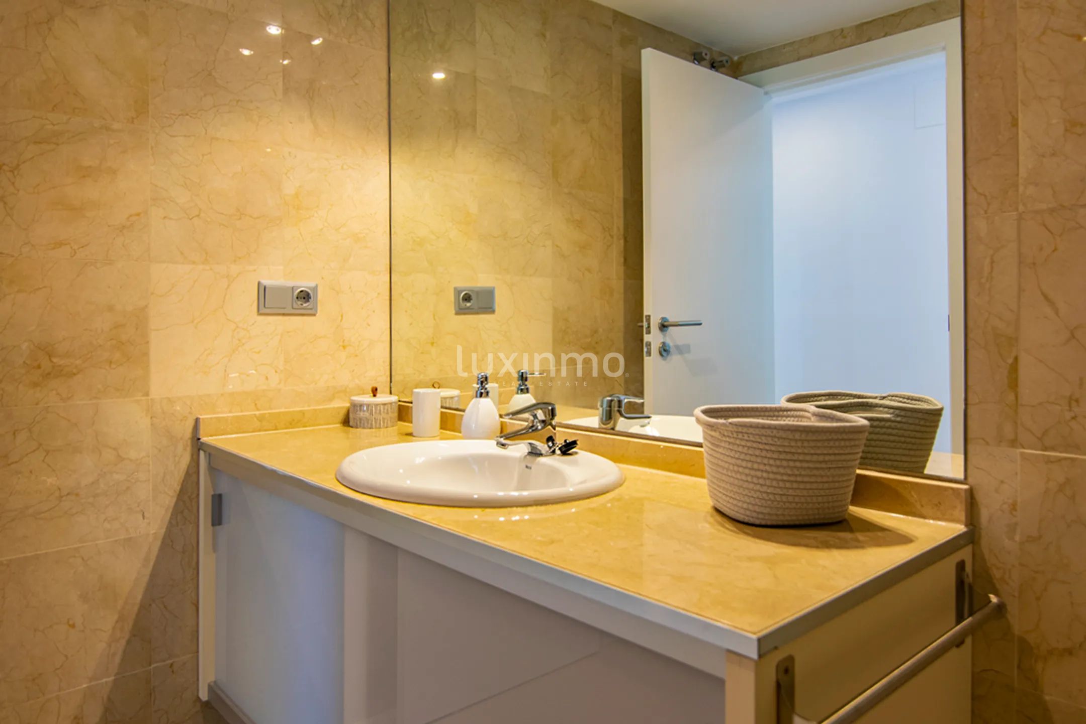 Modern designer villa for sale in Altea Hills — photo 32