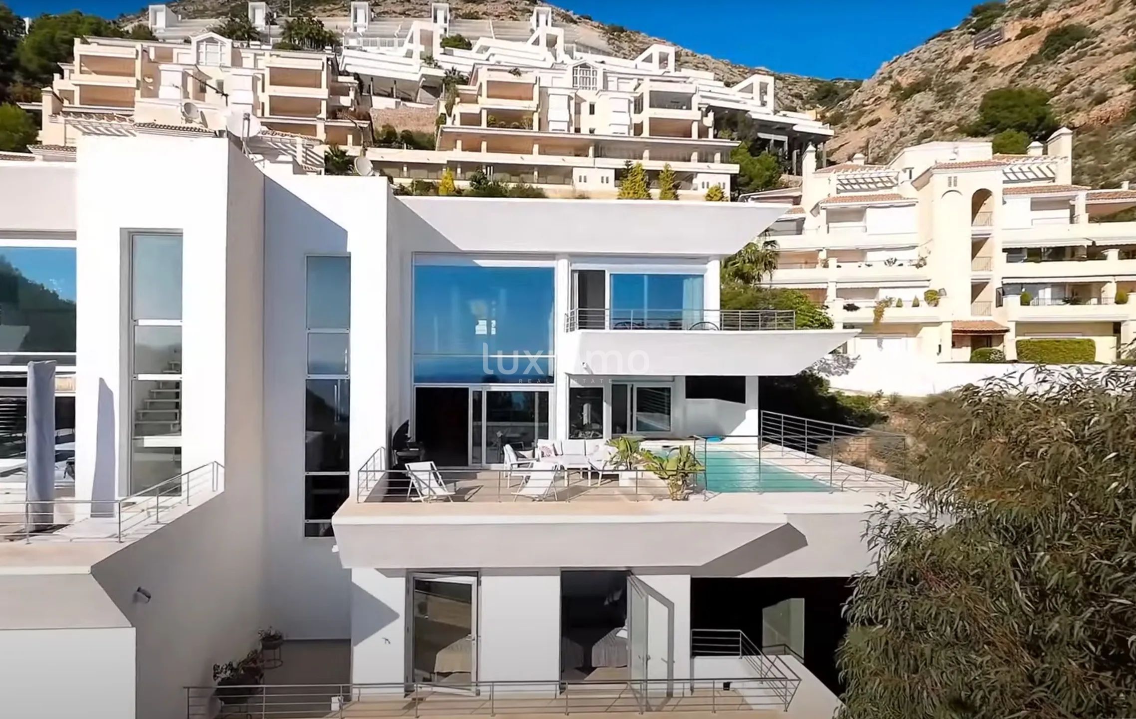Modern designer villa for sale in Altea Hills — photo 1