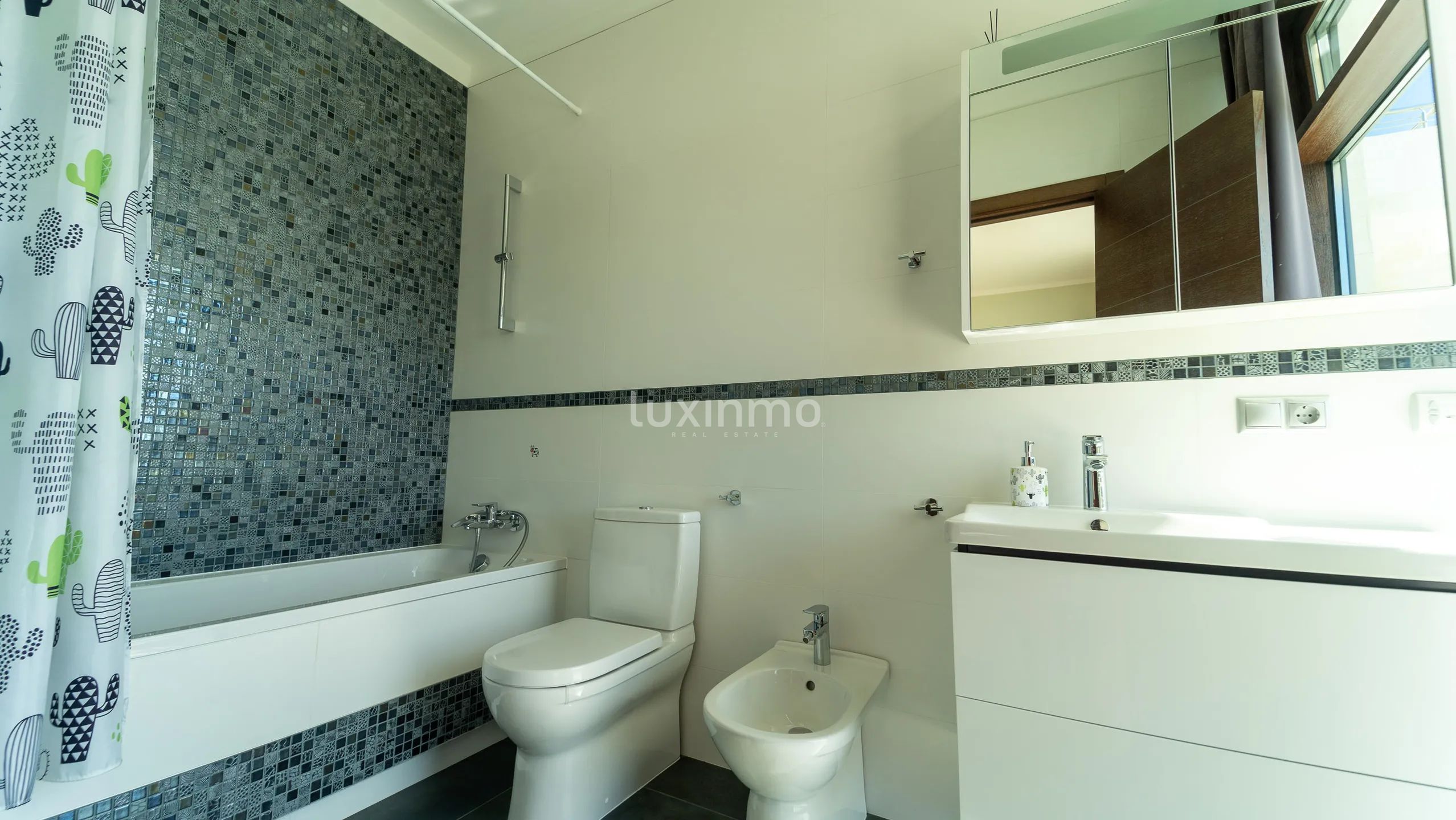 Modern villa with sea views in Altea Hills — photo 34