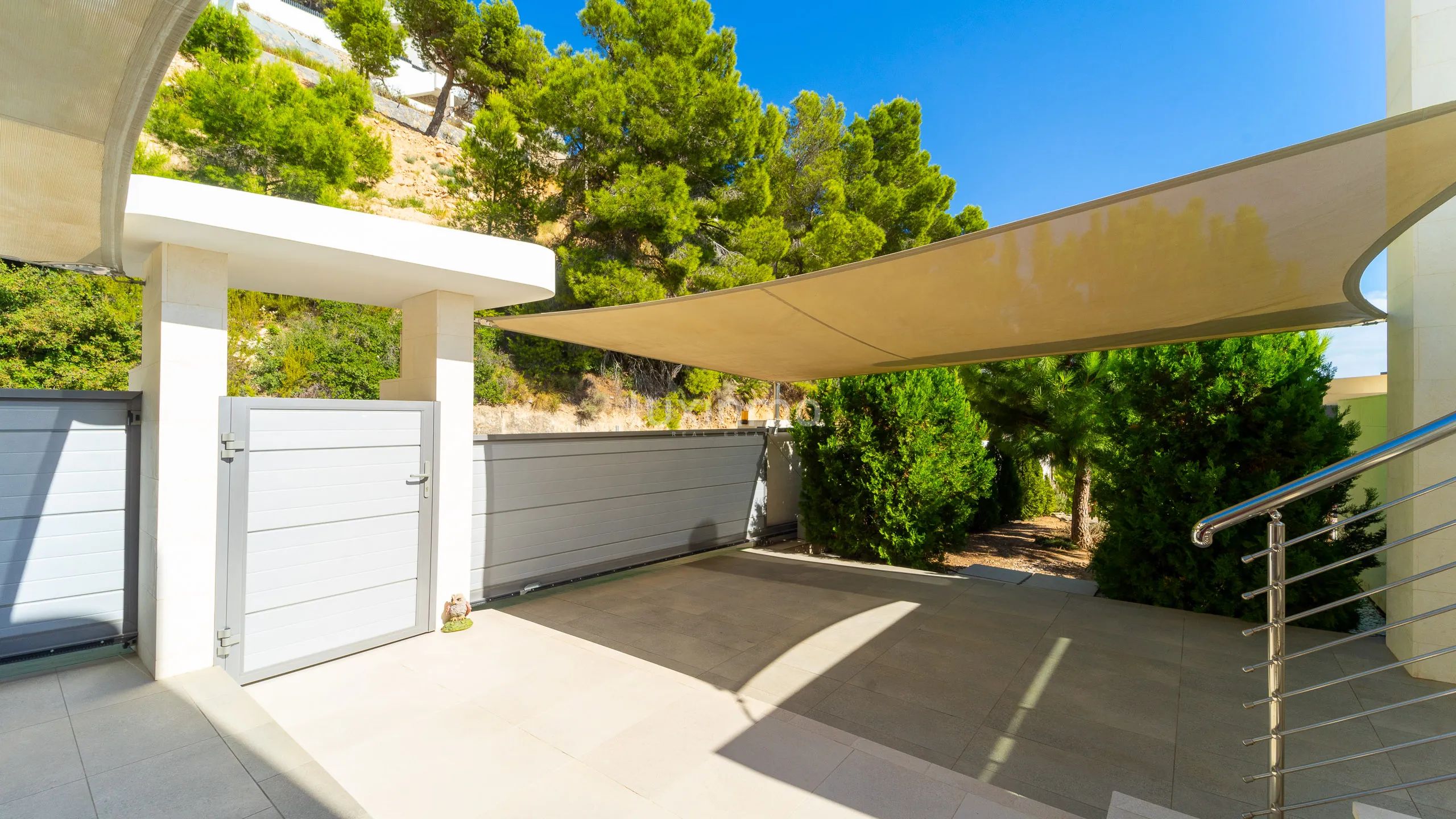 Modern villa with sea views in Altea Hills — photo 52