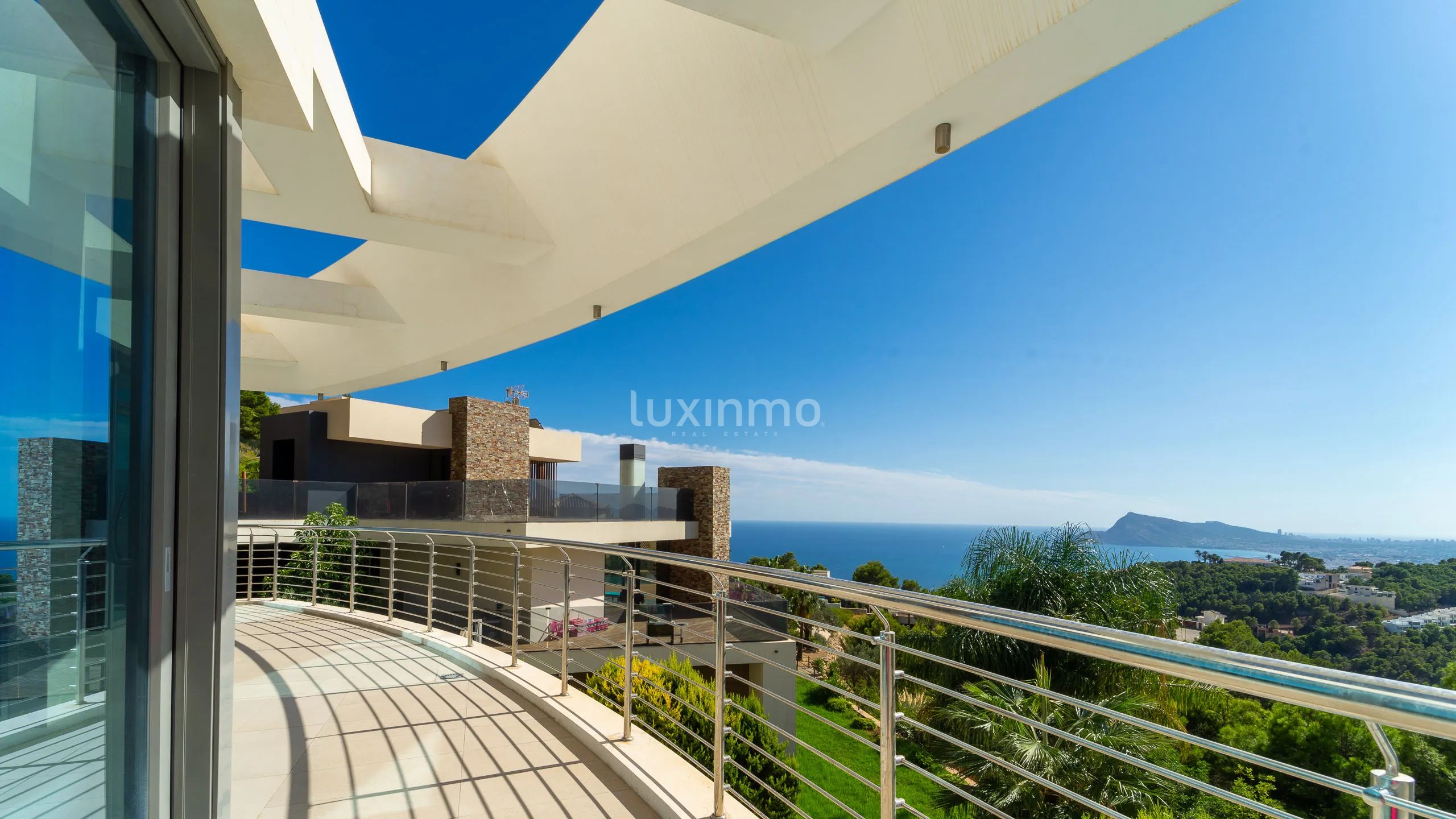Modern villa with sea views in Altea Hills — photo 31