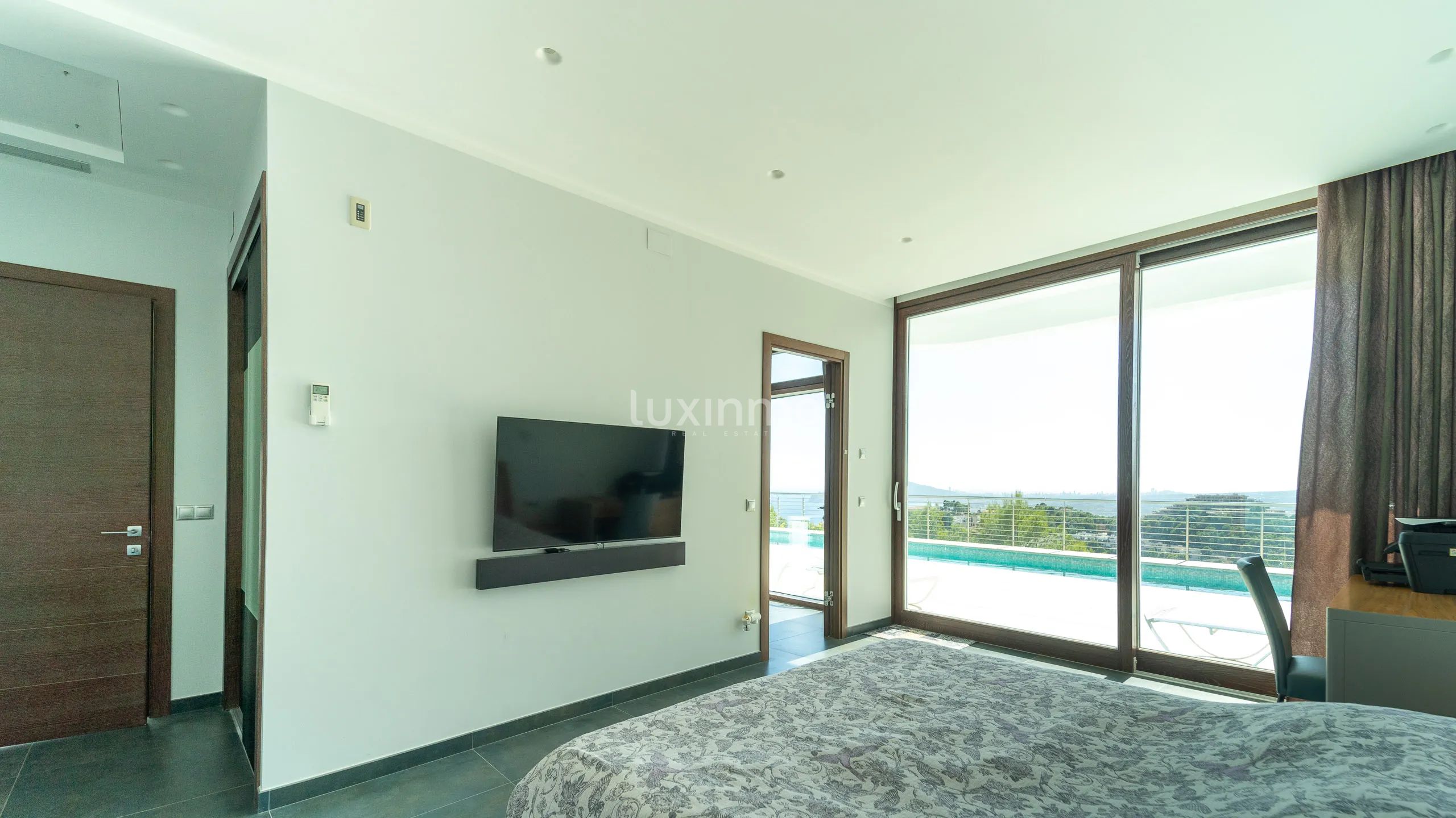 Modern villa with sea views in Altea Hills — photo 29