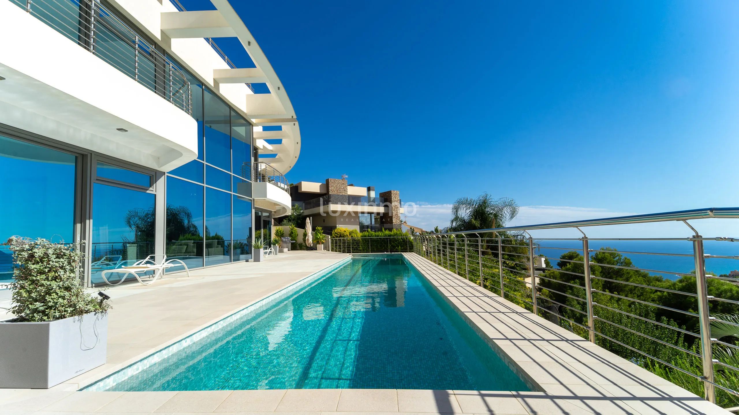 Modern villa med havsutsikt i Altea Hills