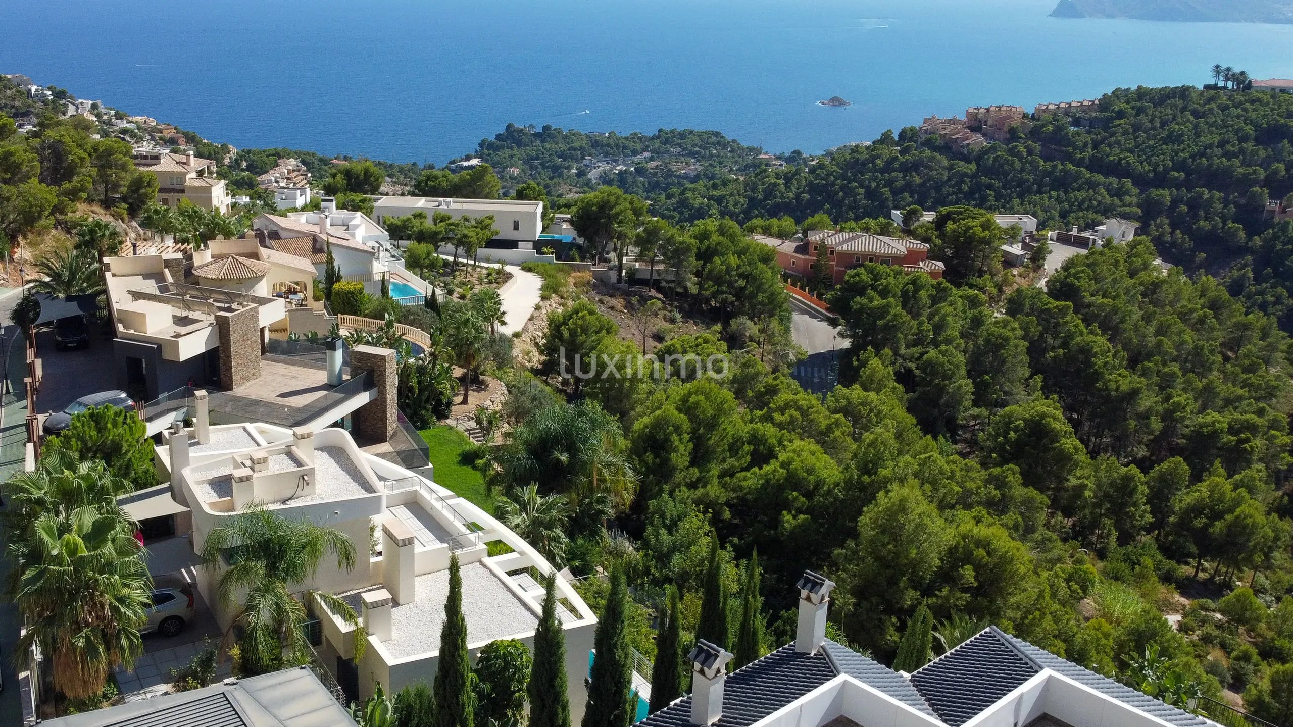 Modern villa with sea views in Altea Hills — photo 53