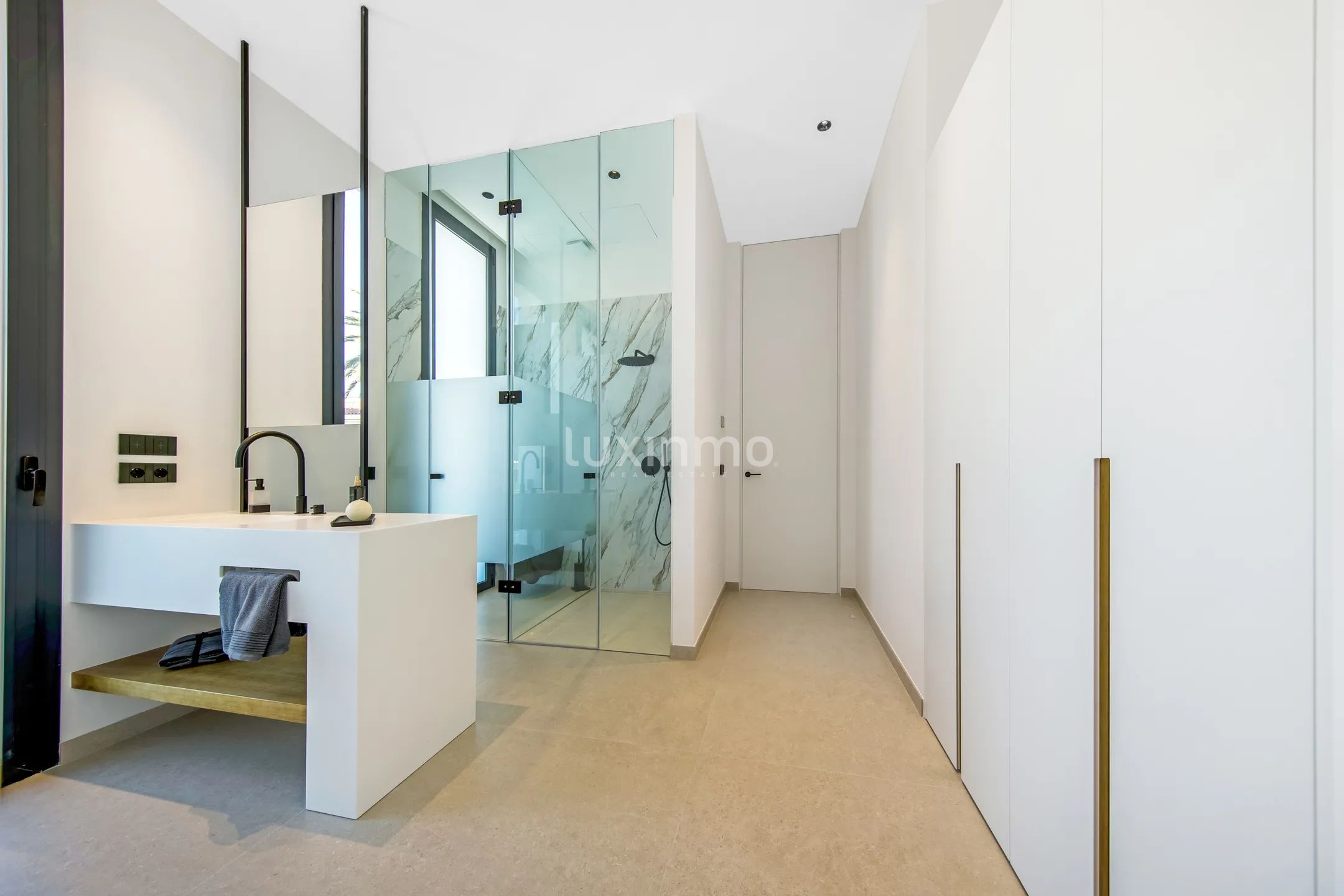 Large luxury villa for sale in Albir — photo 23