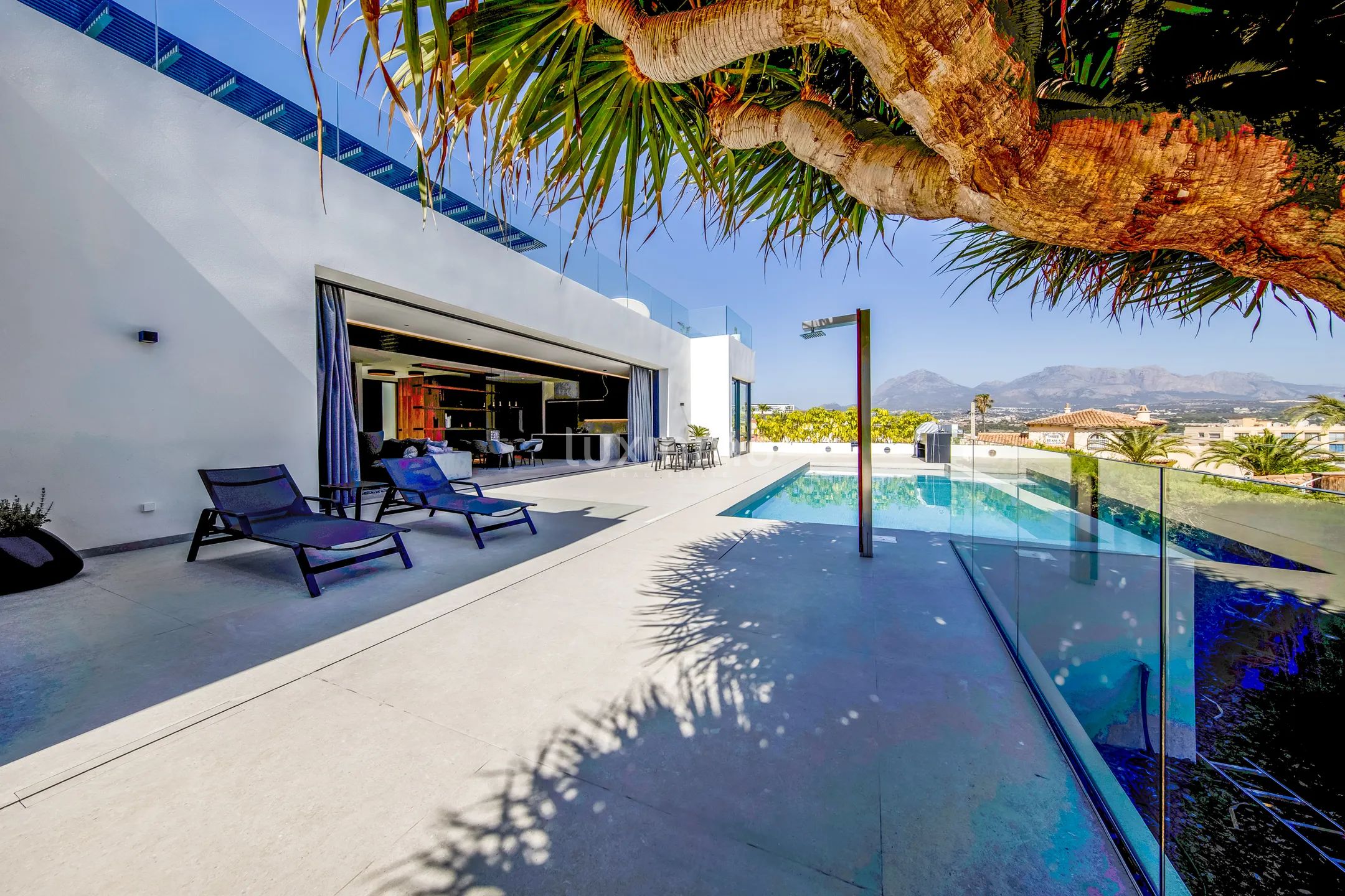 Large luxury villa for sale in Albir — photo 8