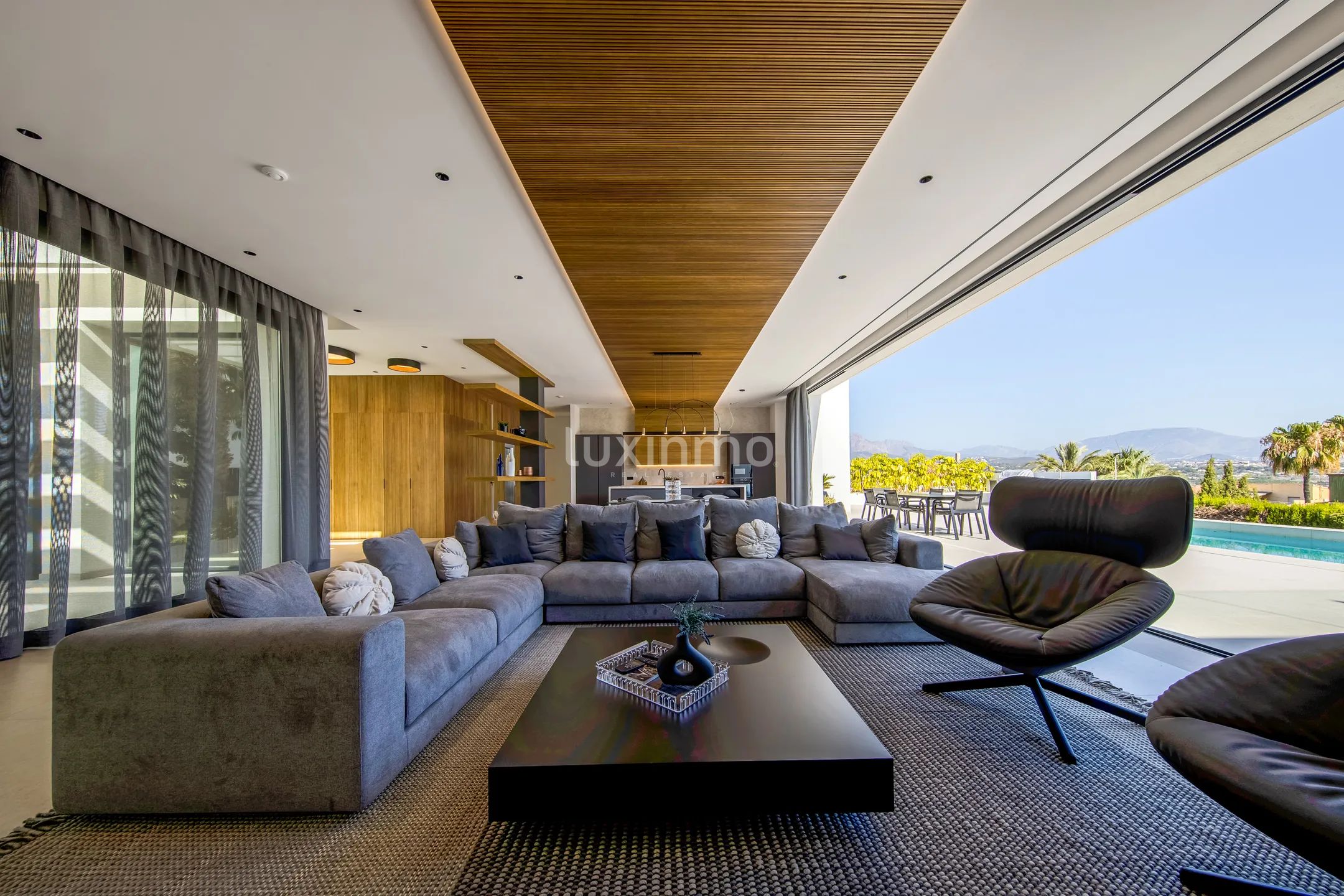 Large luxury villa for sale in Albir — photo 14