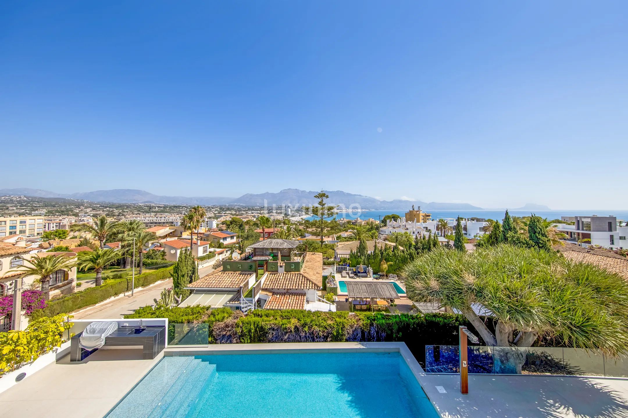 Large luxury villa for sale in Albir — photo 2