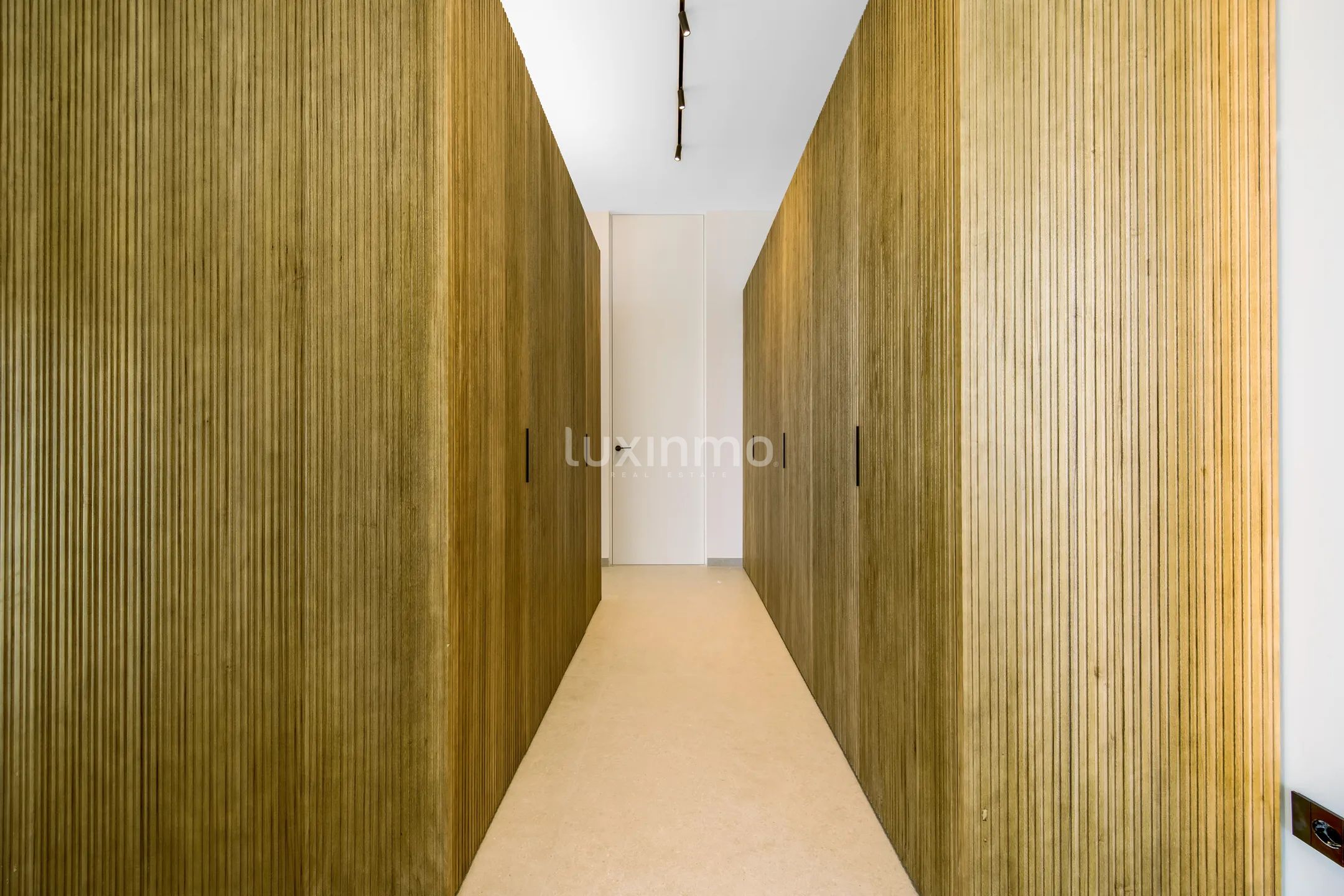 Large luxury villa for sale in Albir — photo 35