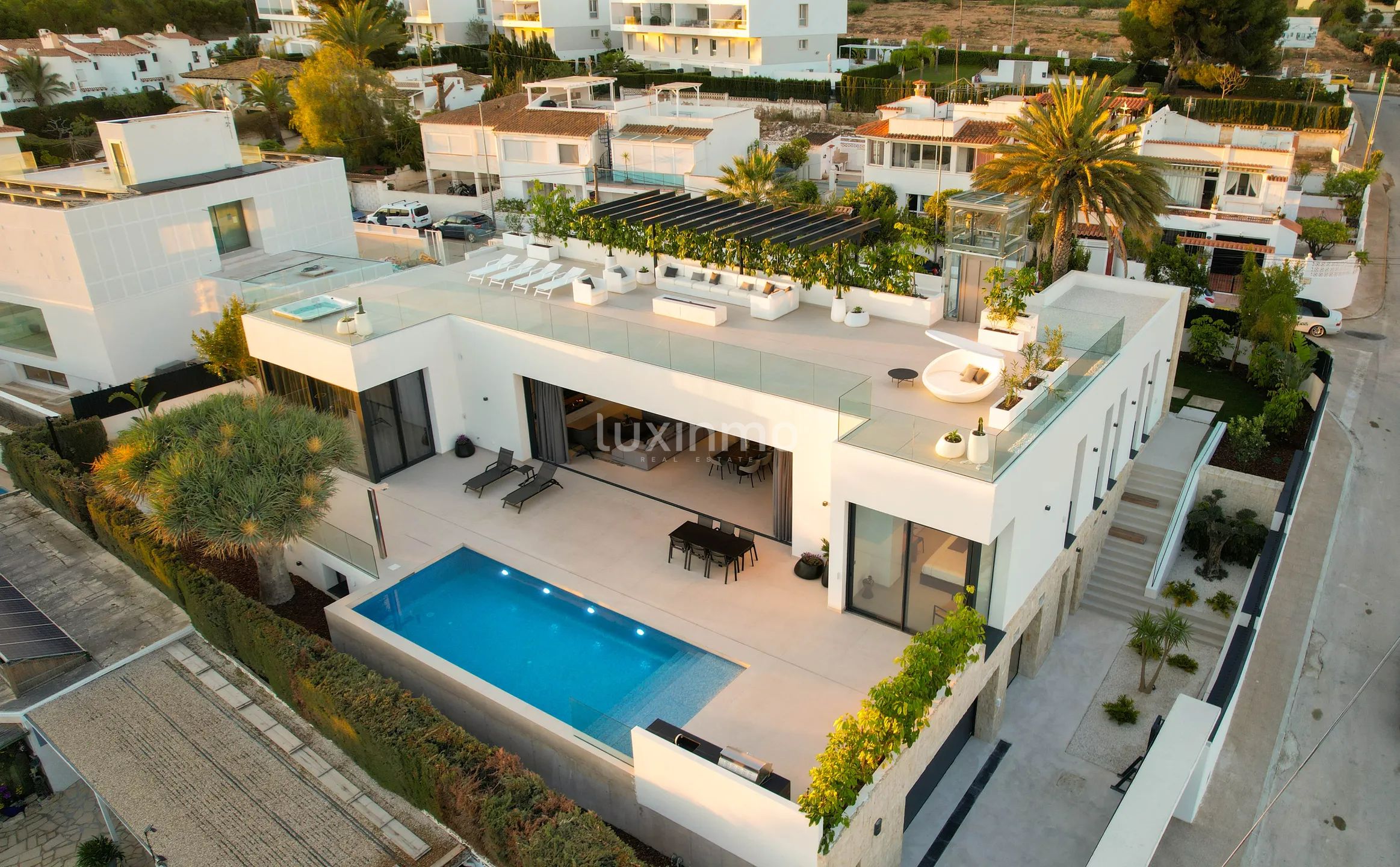 Large luxury villa for sale in Albir — photo 42