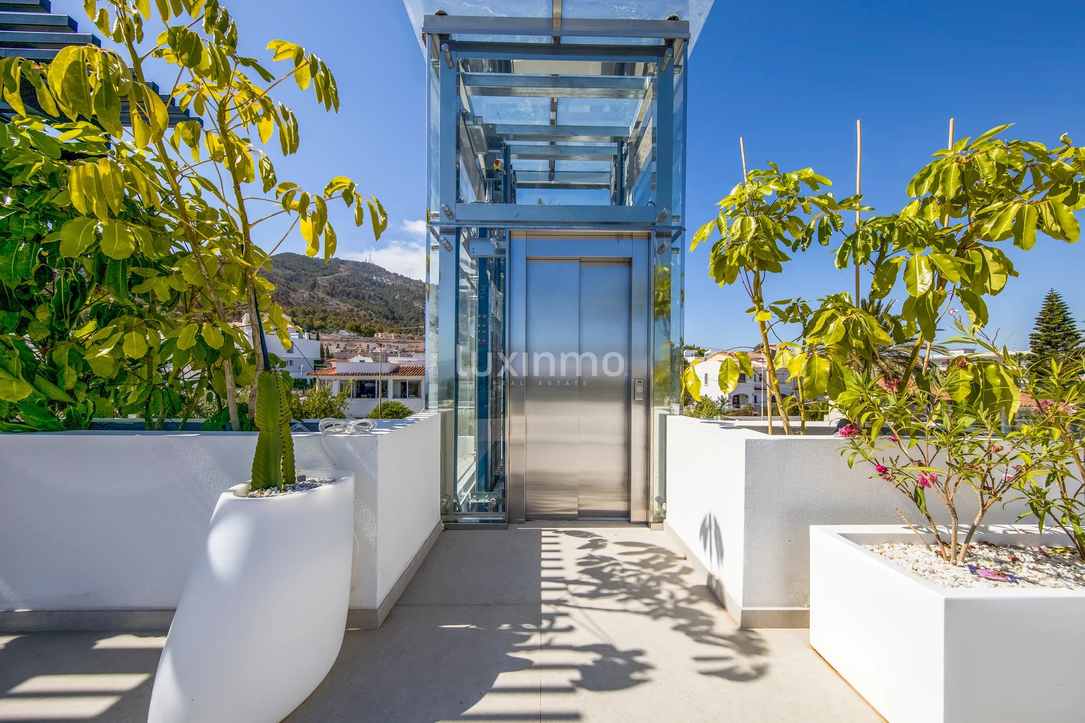 Large luxury villa for sale in Albir — photo 12