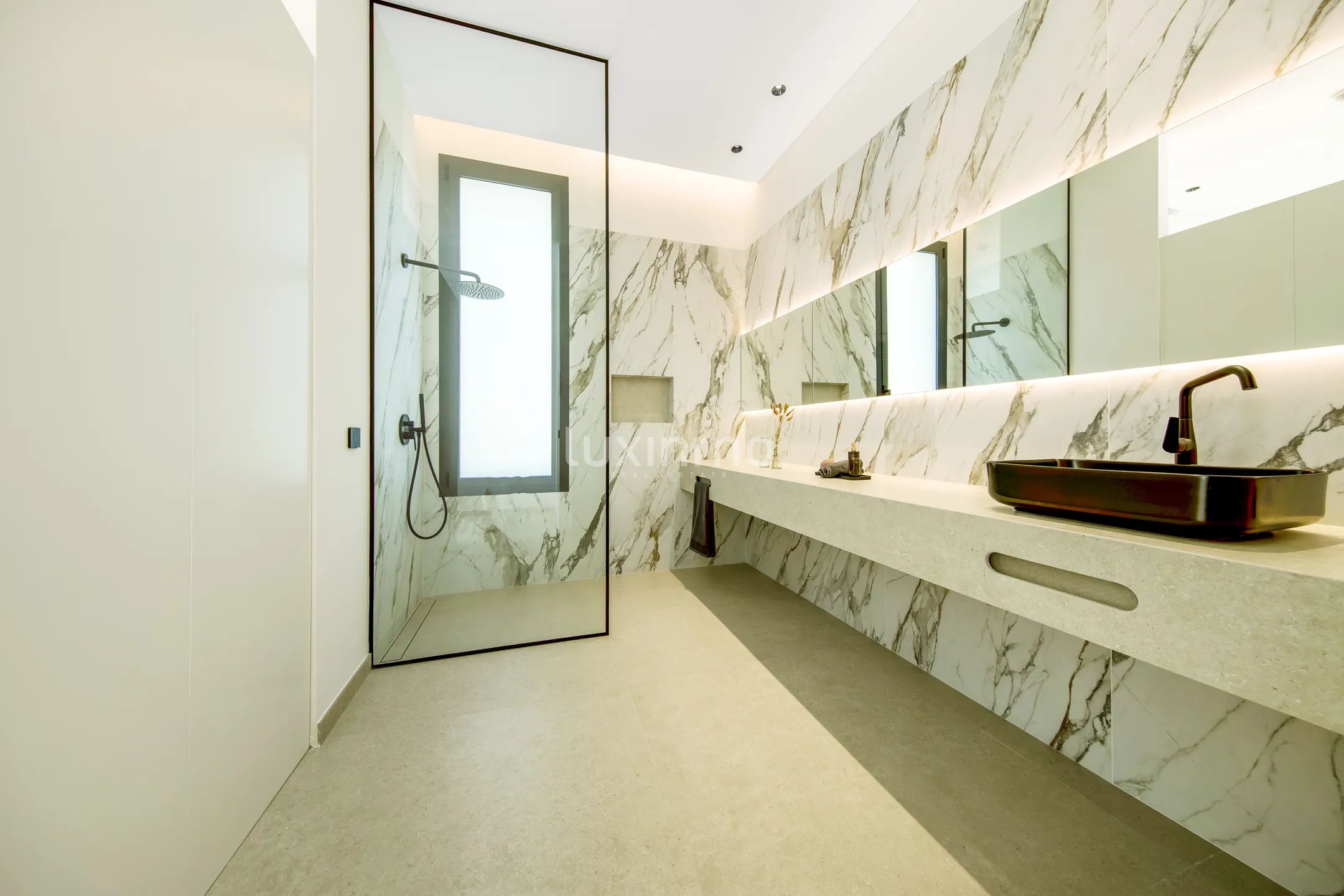 Large luxury villa for sale in Albir — photo 29