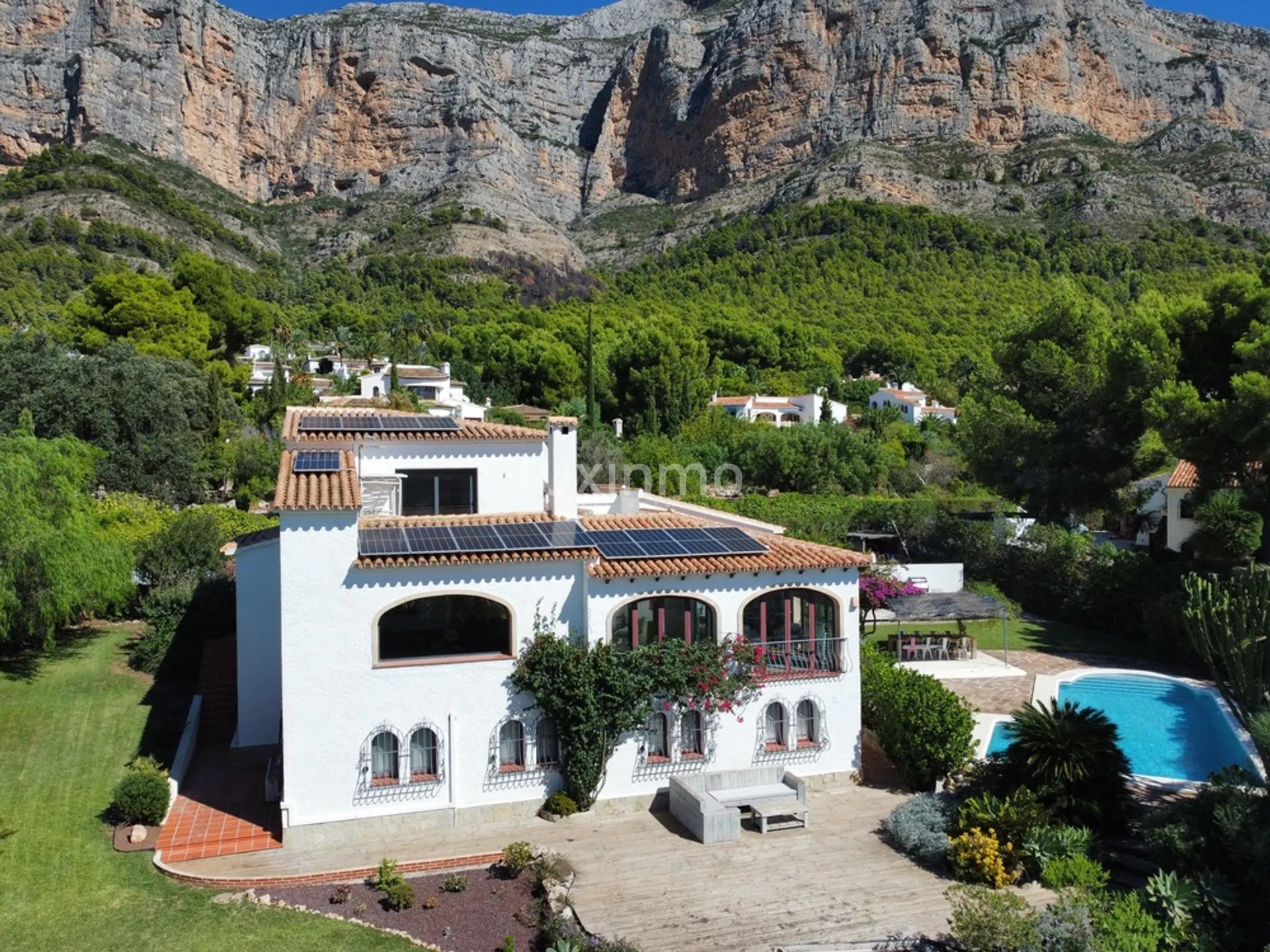 Przytulna i przestronna willa na sprzedaż w rejonie Javea Montgo — photo 1
