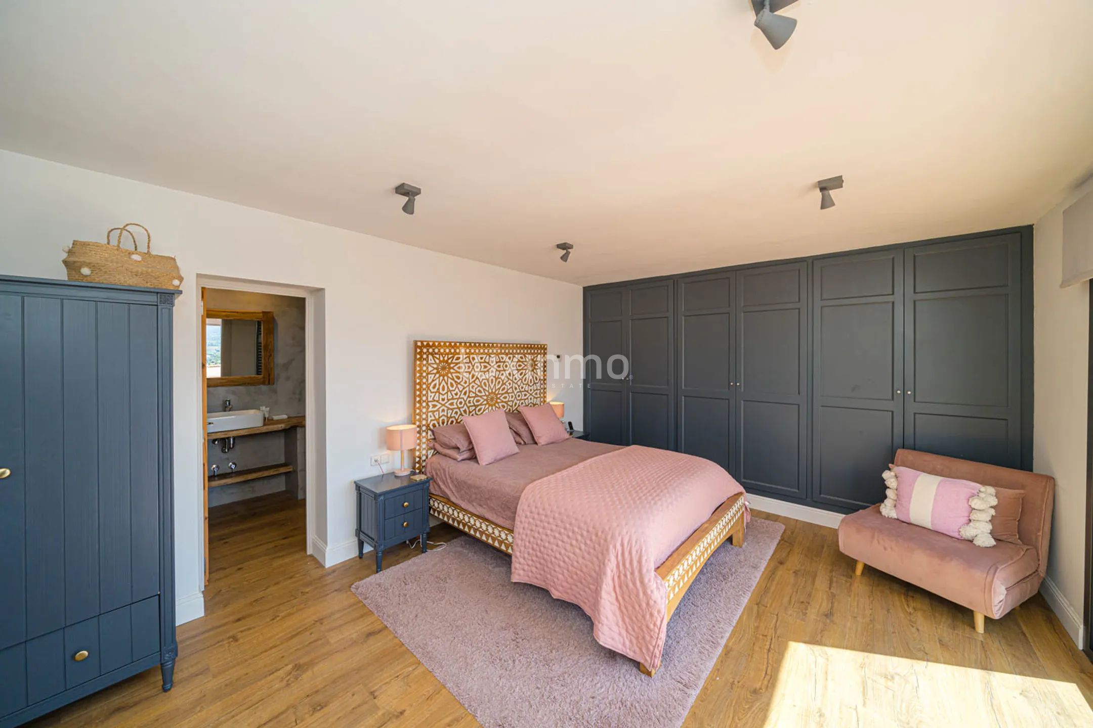 Koselig og romslig villa til salgs i Javea Montgo-området — photo 12