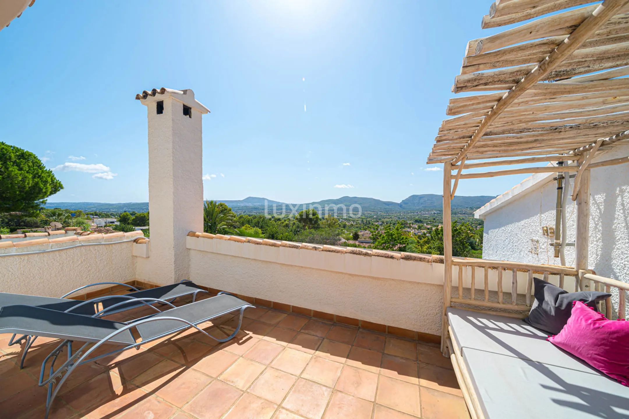 Przytulna i przestronna willa na sprzedaż w rejonie Javea Montgo — photo 35