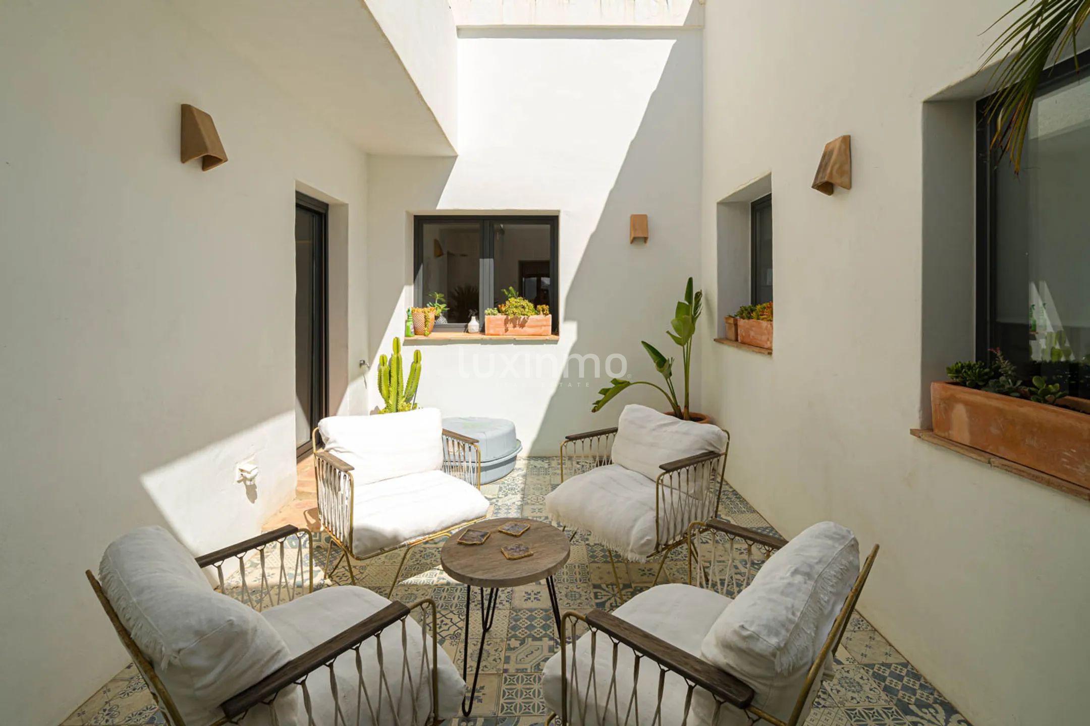 Koselig og romslig villa til salgs i Javea Montgo-området — photo 36