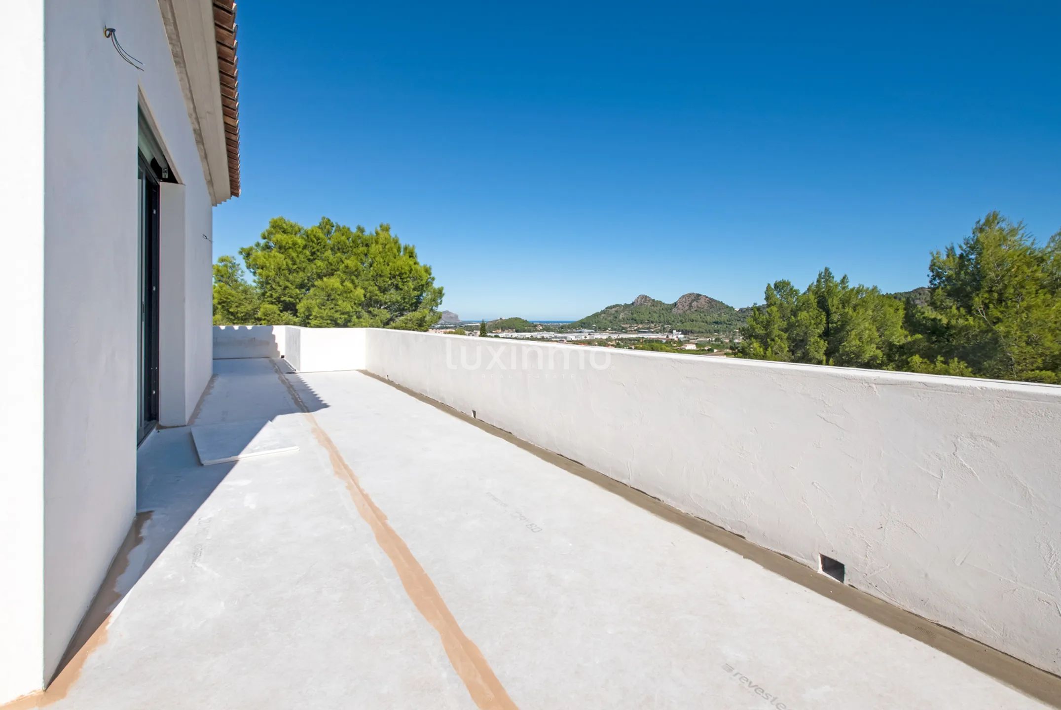 Modern spacious villa for sale in Pedreguer — photo 14