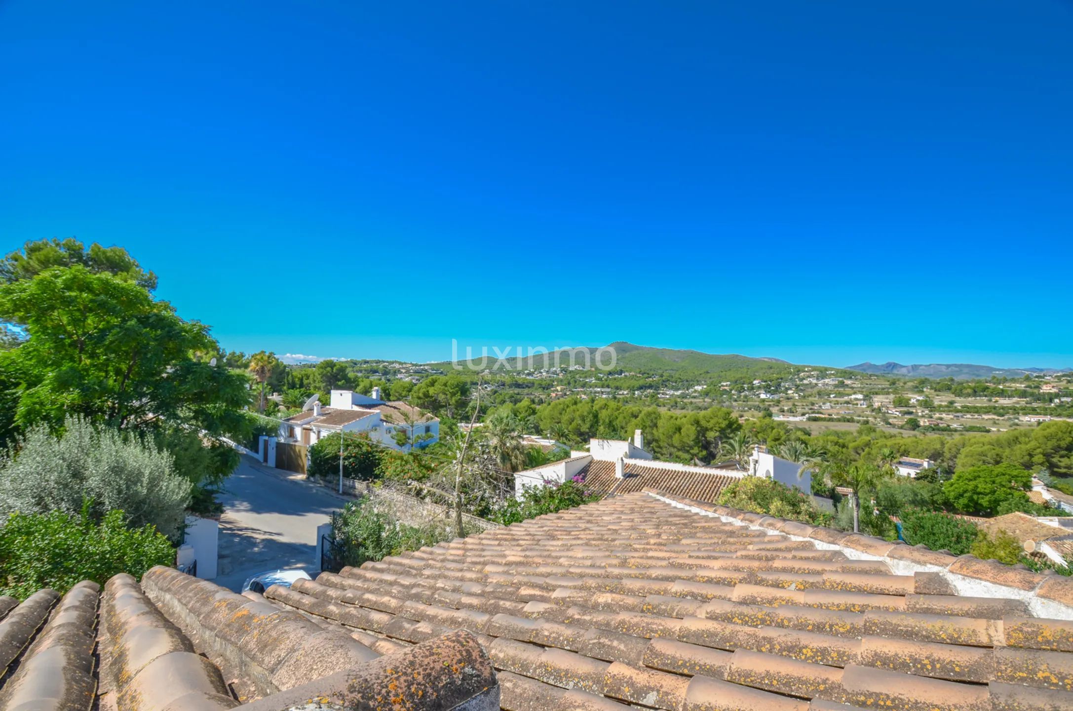 Прекрасная и солнечная вилла недалеко от Хавеи — photo 25