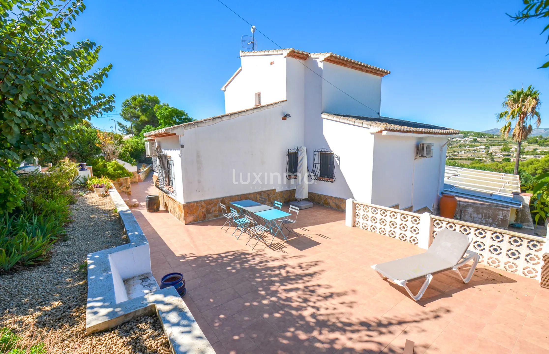 Прекрасная и солнечная вилла недалеко от Хавеи — photo 32