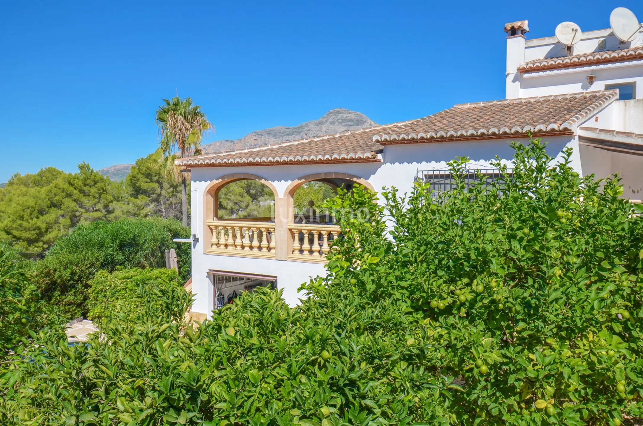 Прекрасная и солнечная вилла недалеко от Хавеи — photo 53