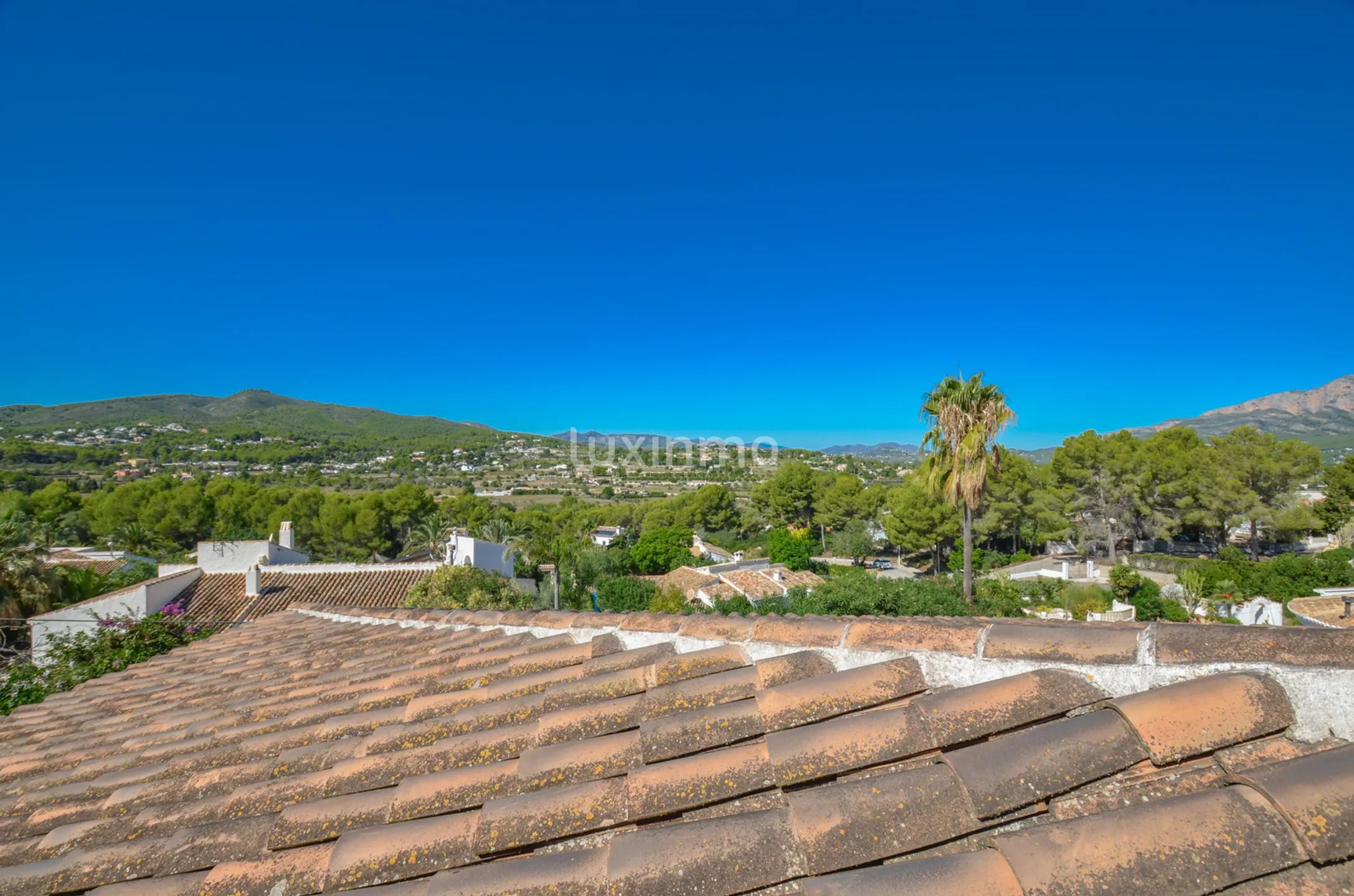 Прекрасная и солнечная вилла недалеко от Хавеи — photo 24