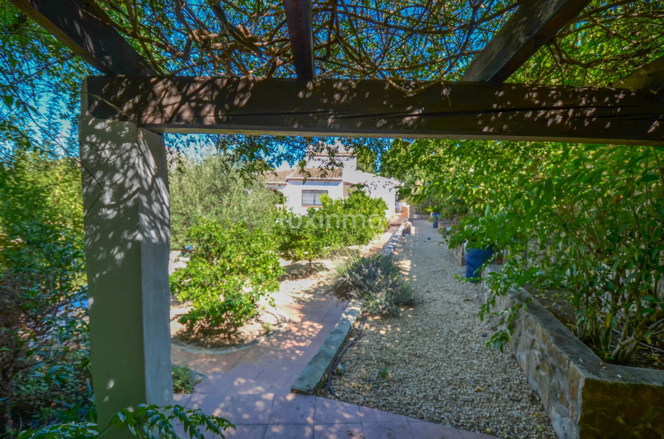 Прекрасная и солнечная вилла недалеко от Хавеи — photo 48