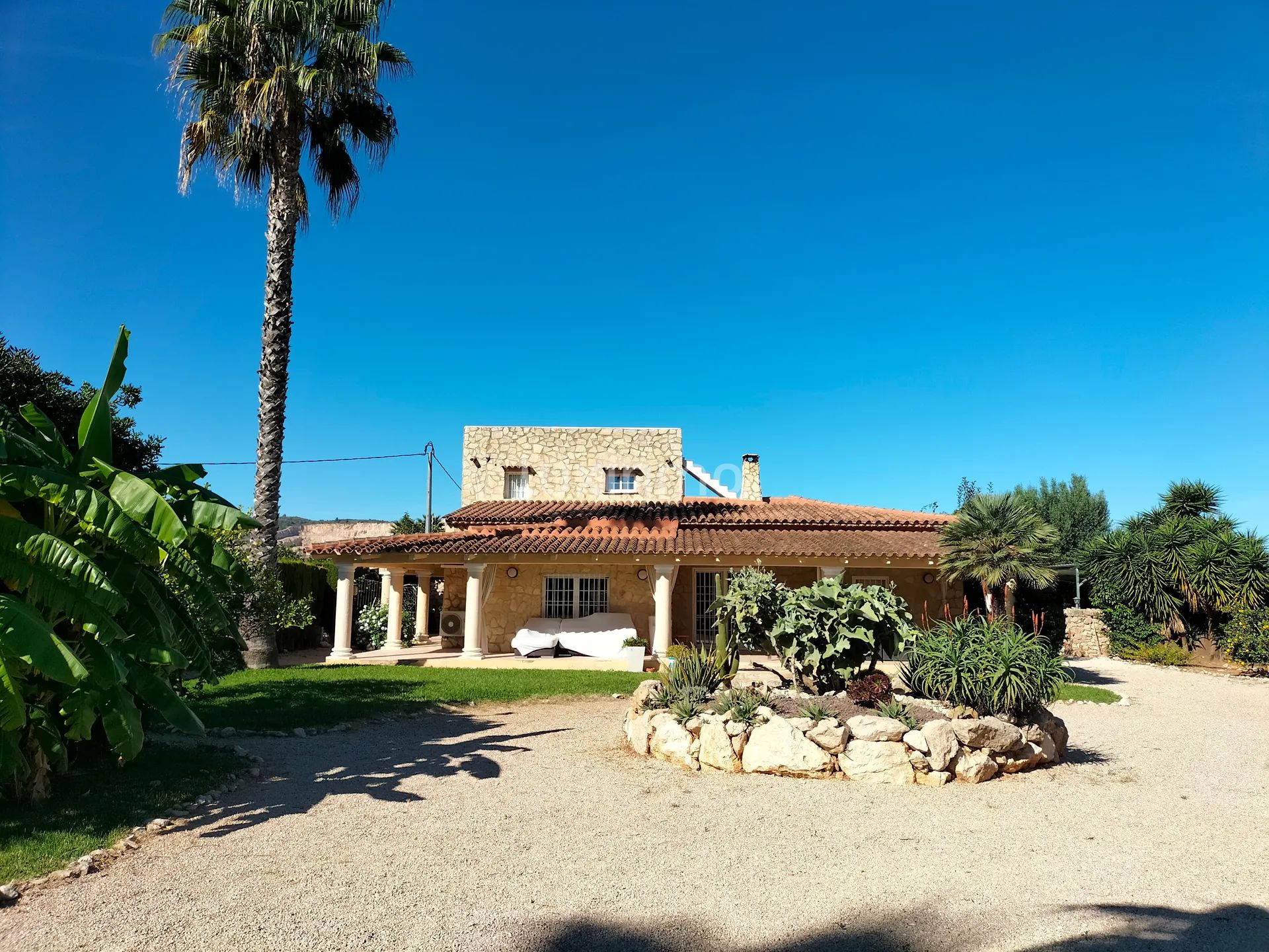 Well maintained finca with lots of charm and privacy — photo 8