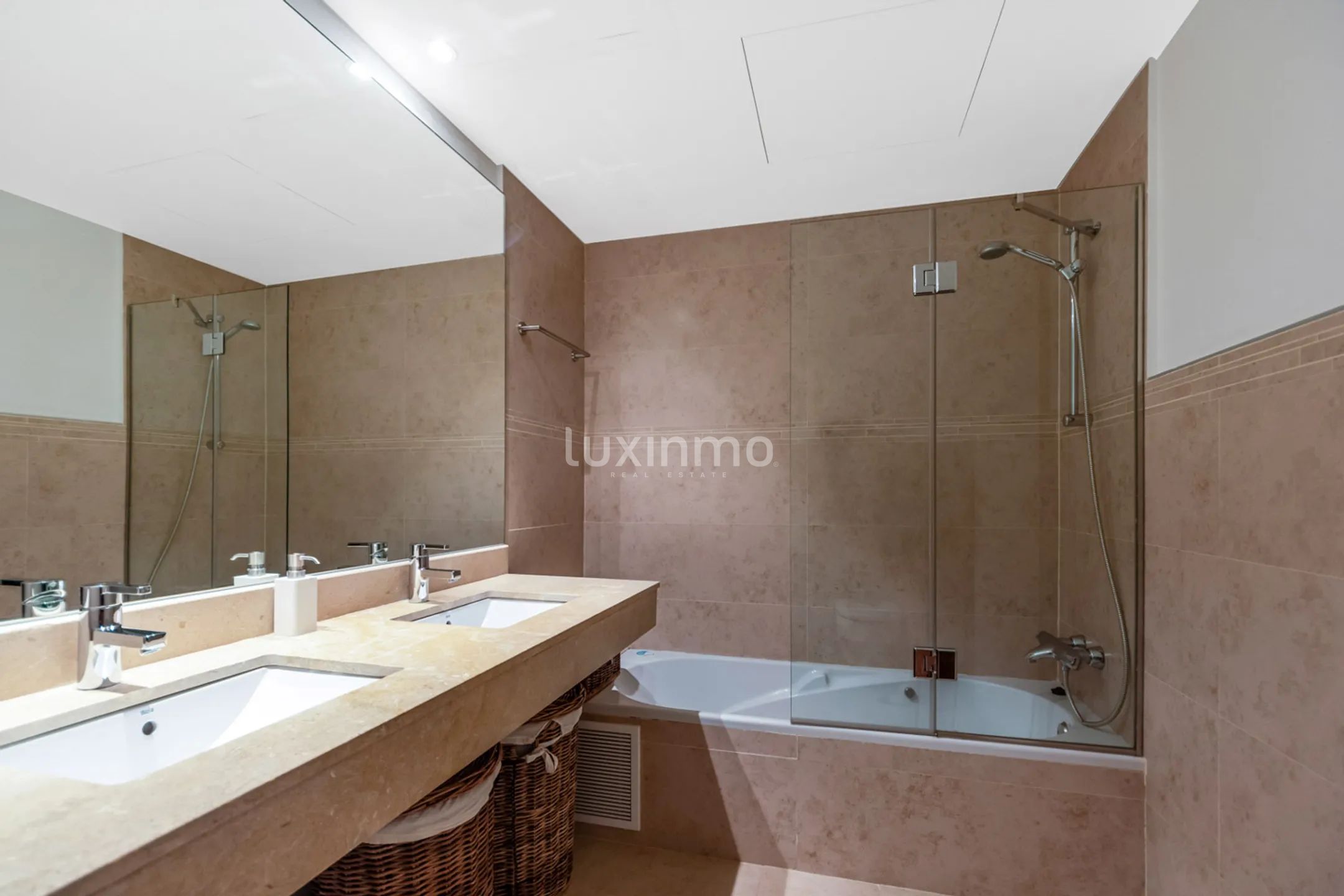 Louer un appartement avec vue sur la mer à Mascarat Beach Altea — photo 13