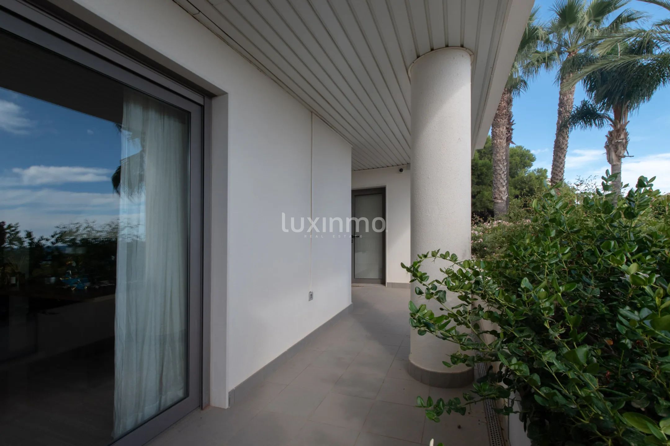 Louer un appartement avec vue sur la mer à Mascarat Beach Altea — photo 42