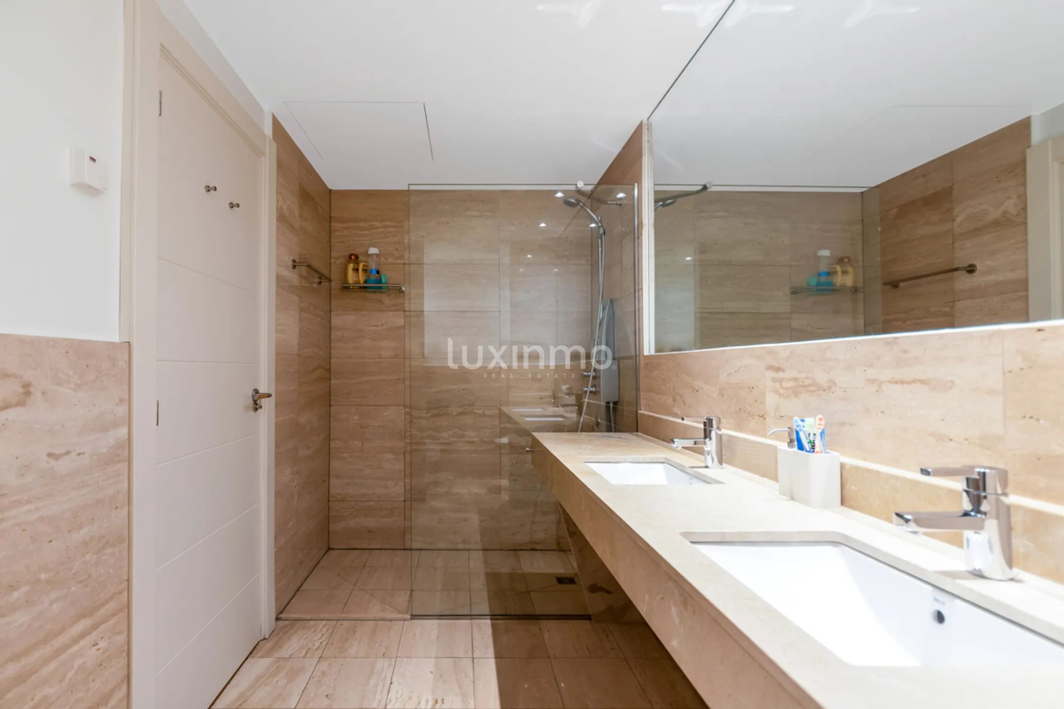 Louer un appartement avec vue sur la mer à Mascarat Beach Altea — photo 11