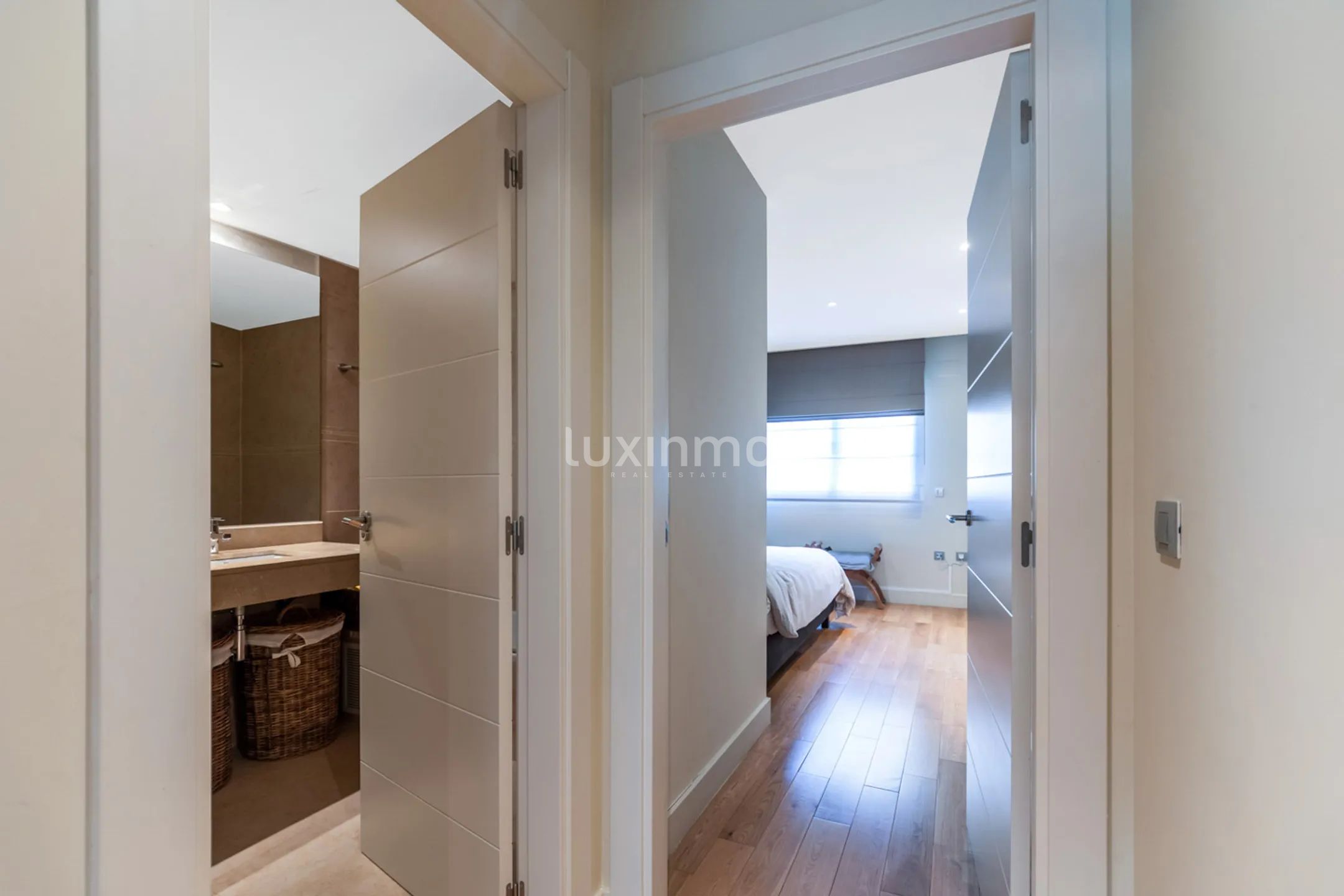 Louer un appartement avec vue sur la mer à Mascarat Beach Altea — photo 12