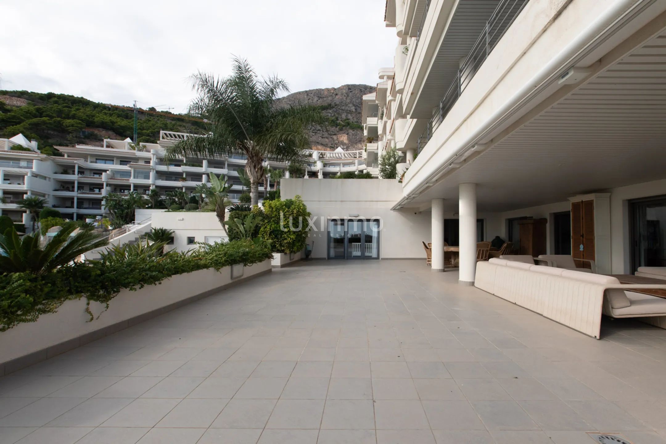 Louer un appartement avec vue sur la mer à Mascarat Beach Altea — photo 33
