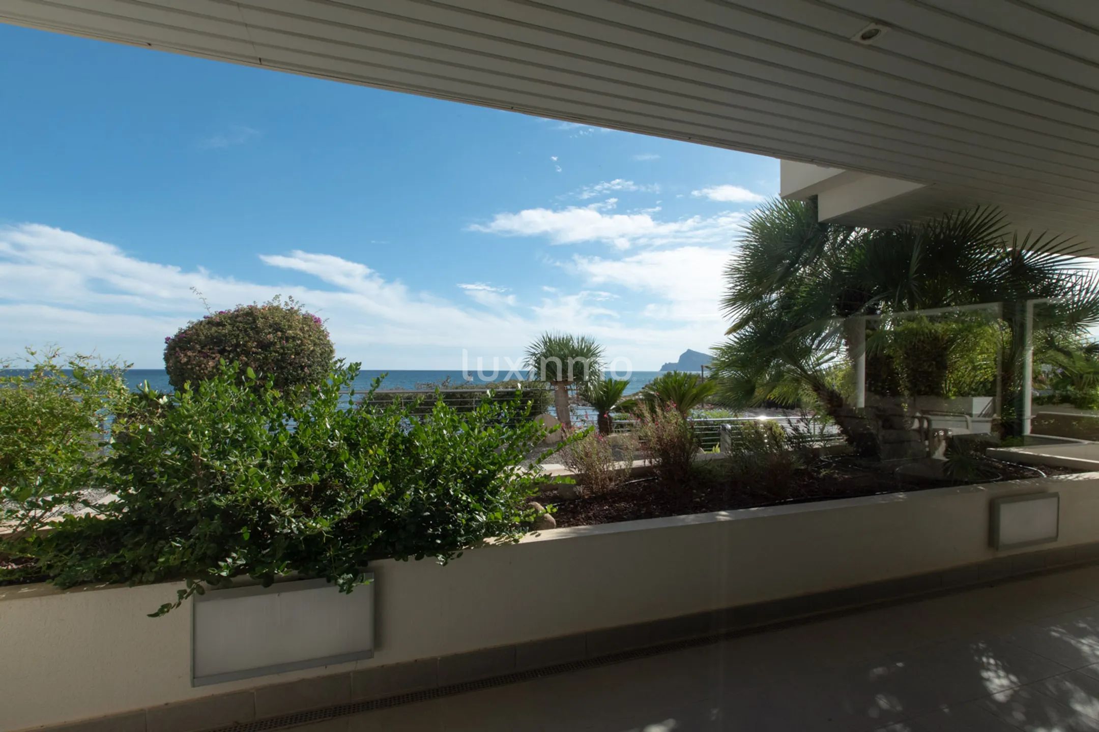 Louer un appartement avec vue sur la mer à Mascarat Beach Altea — photo 21