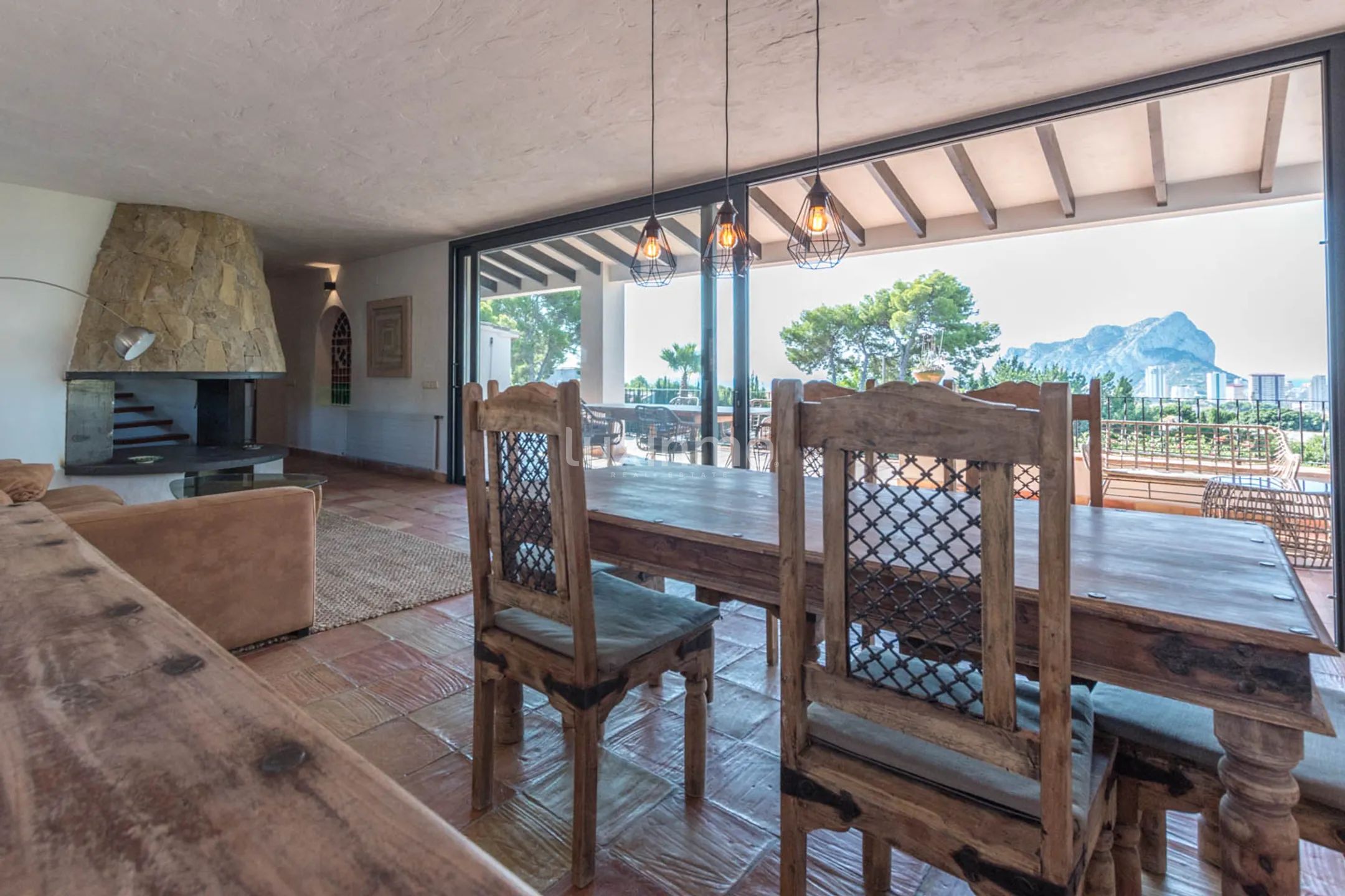 Rustic detached house with stunning sea and mountain views — photo 13
