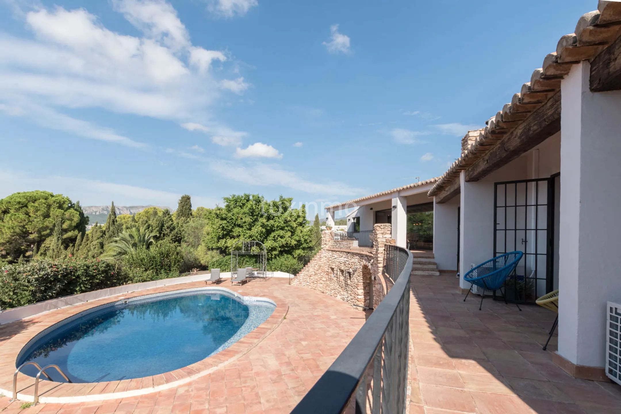 Rustic detached house with stunning sea and mountain views — photo 10