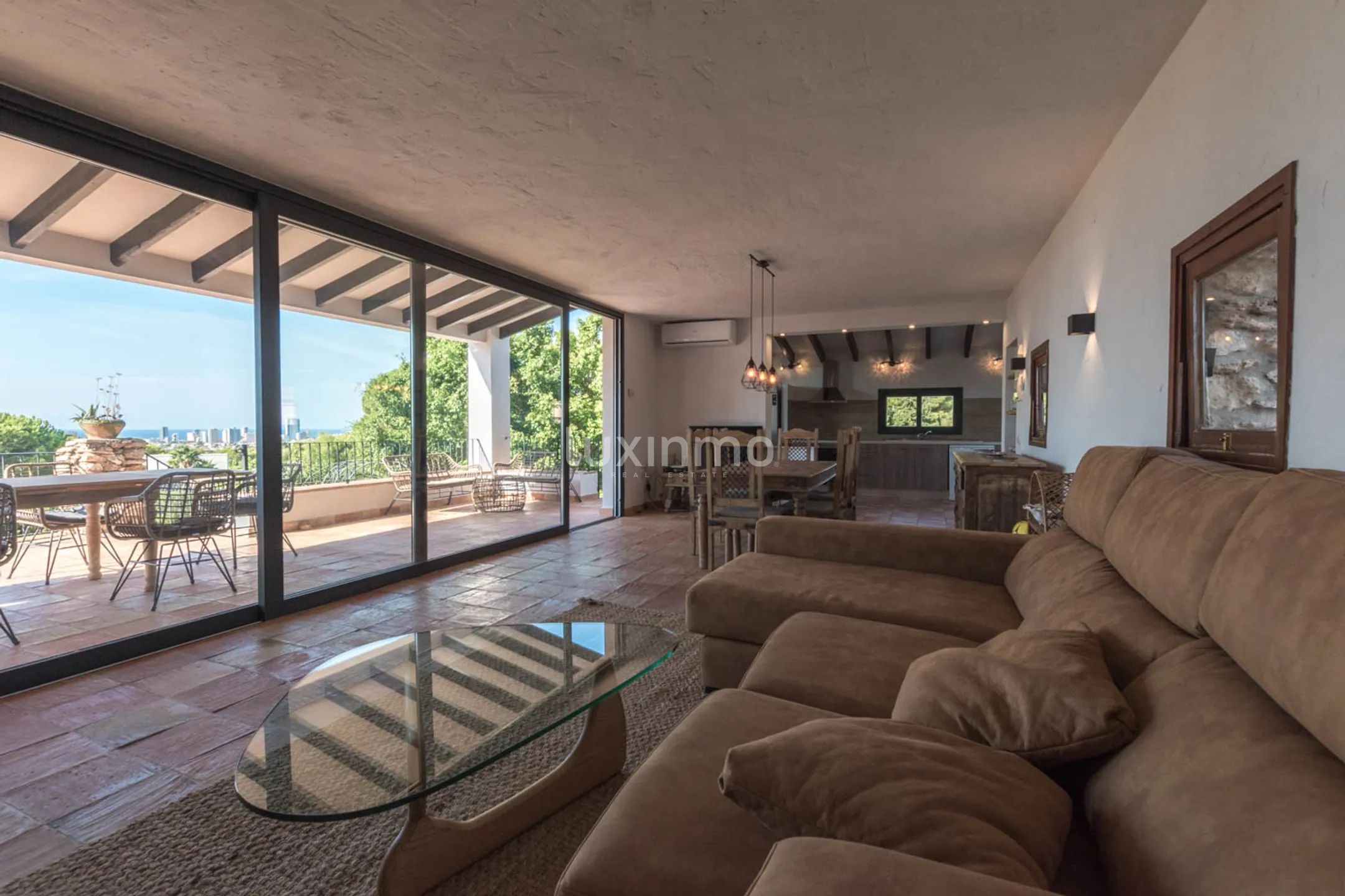 Rustikt fristående hus med fantastisk utsikt över havet och bergen — photo 16