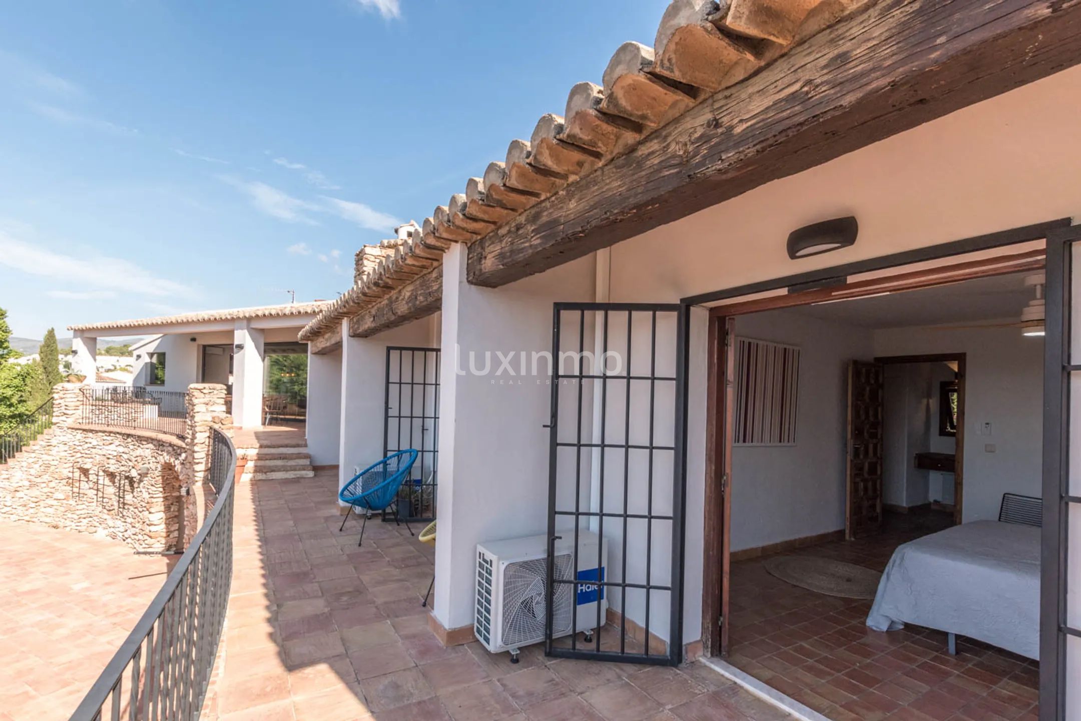 Rustic detached house with stunning sea and mountain views — photo 11