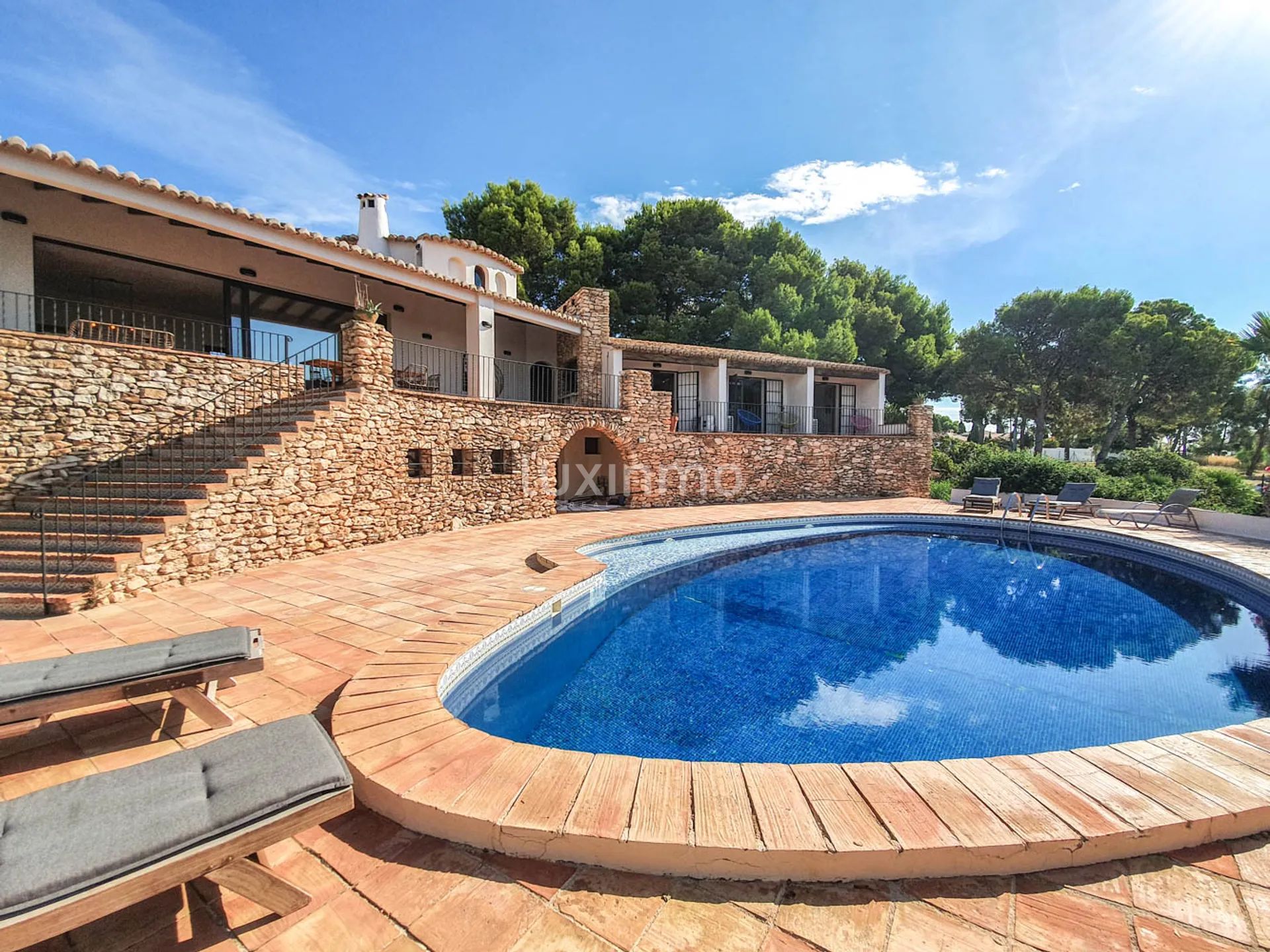 Rustic detached house with stunning sea and mountain views — photo 2