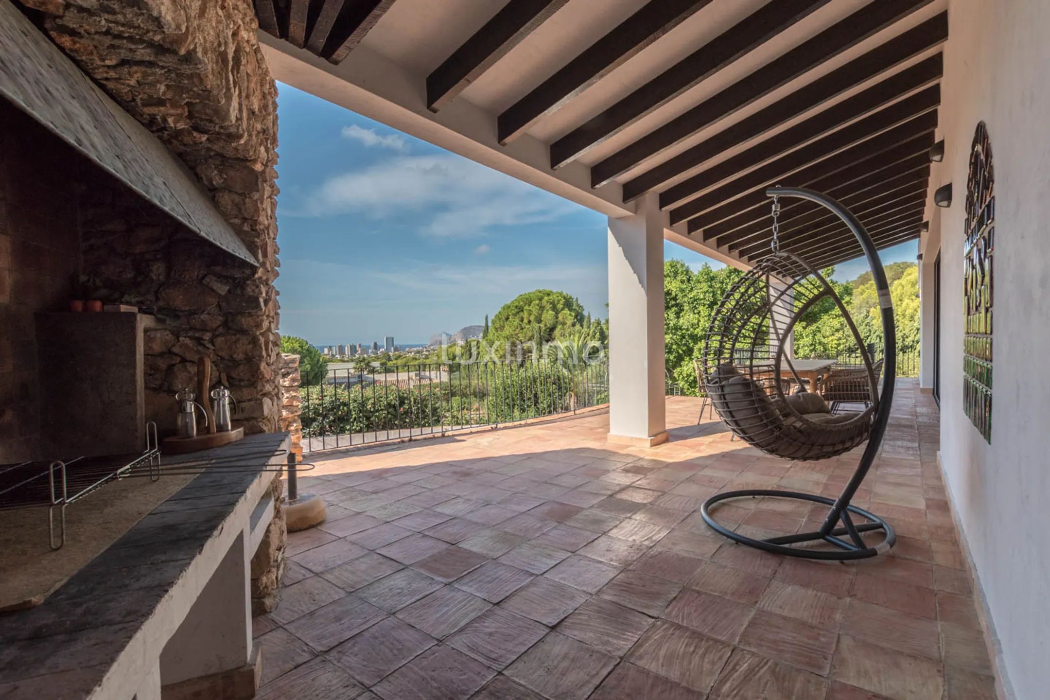 Rustic detached house with stunning sea and mountain views — photo 9