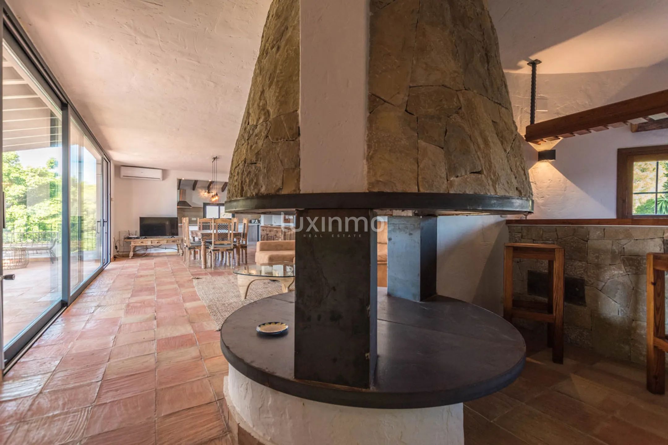 Rustic detached house with stunning sea and mountain views — photo 19