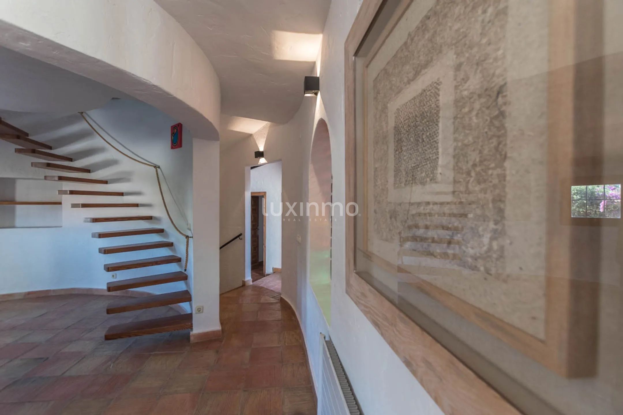 Rustic detached house with stunning sea and mountain views — photo 21